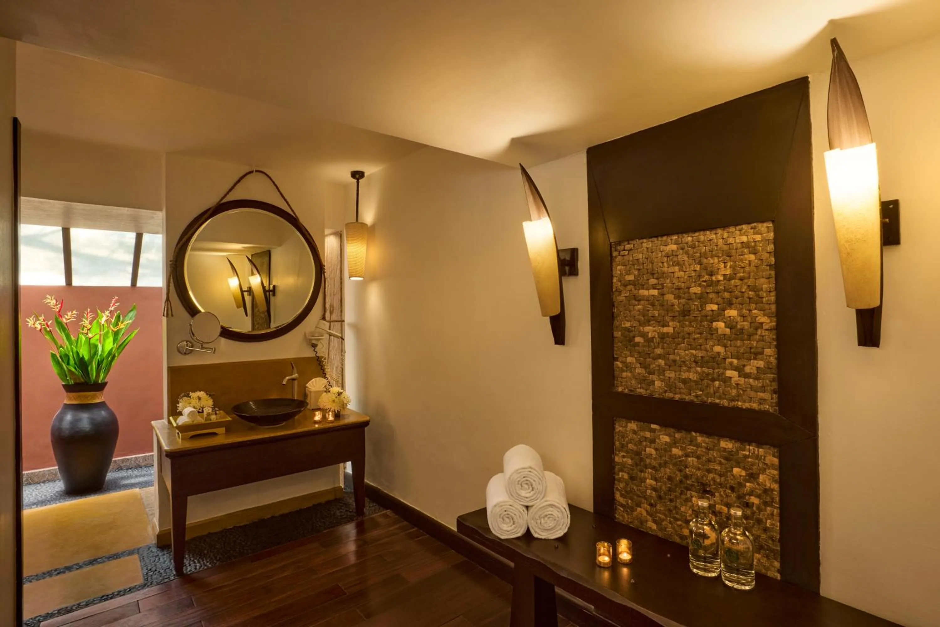 Bathroom in Taj Kumarakom Resort and Spa Kerala