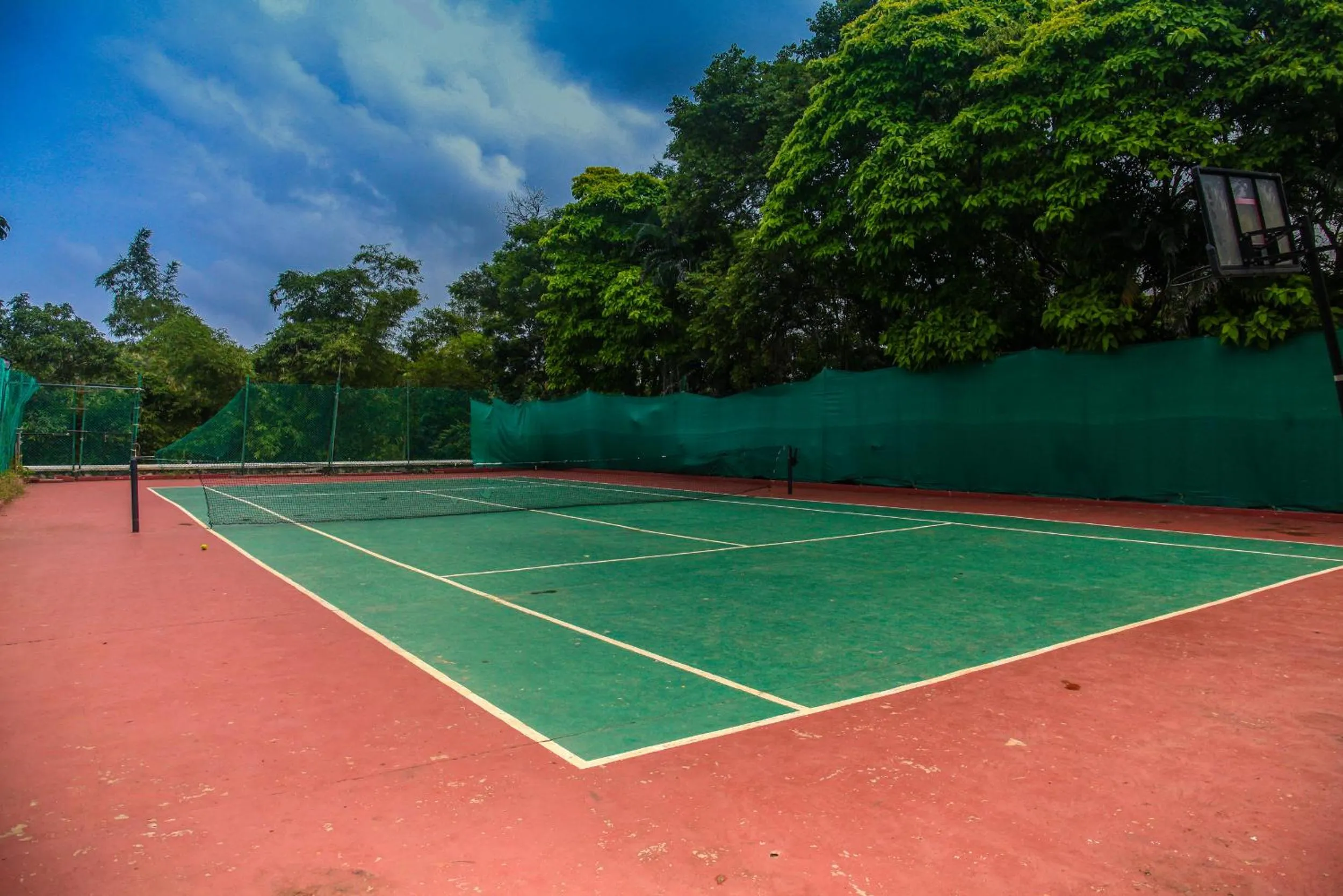 Tennis court in Gateway Varkala