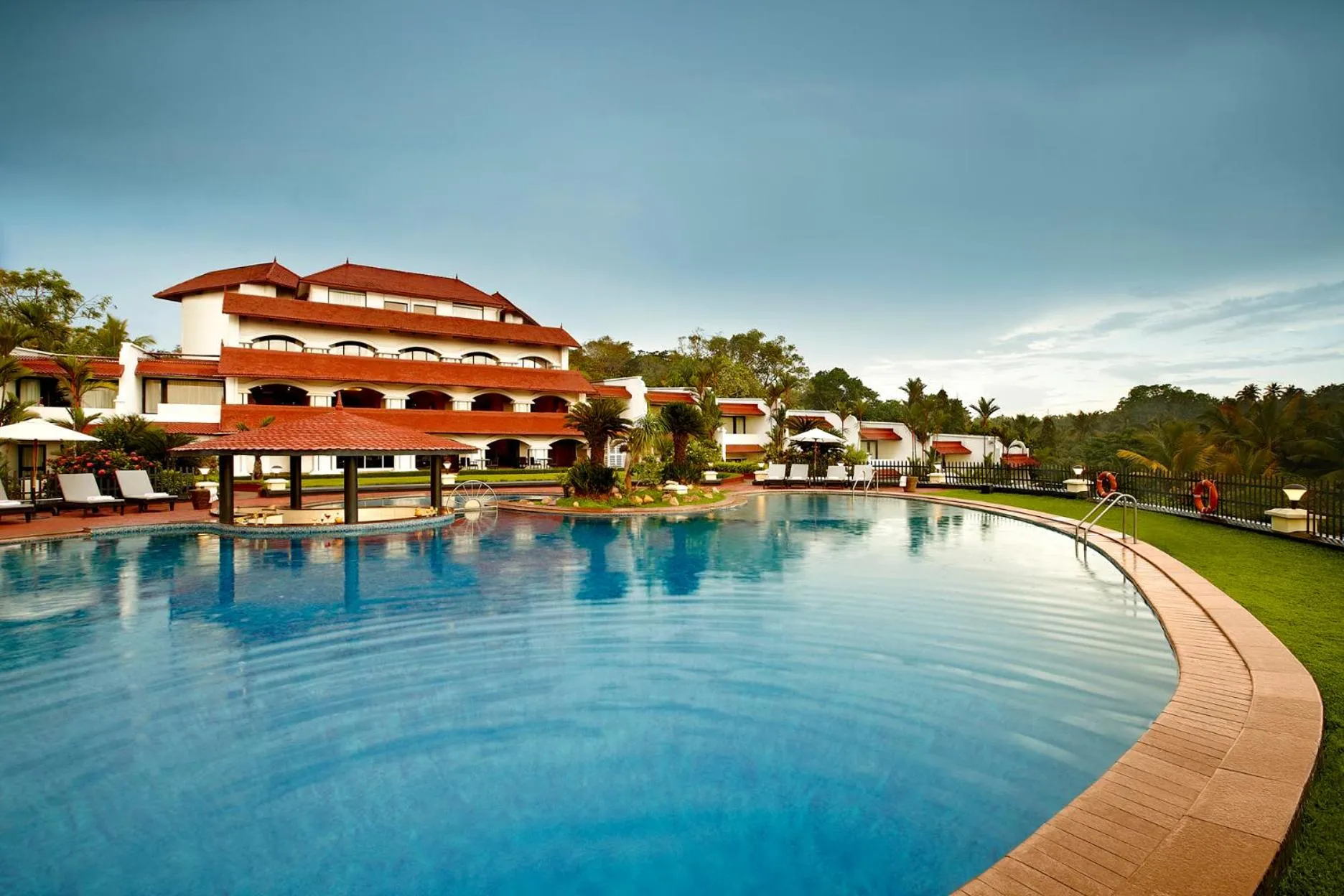 Swimming pool in Gateway Varkala