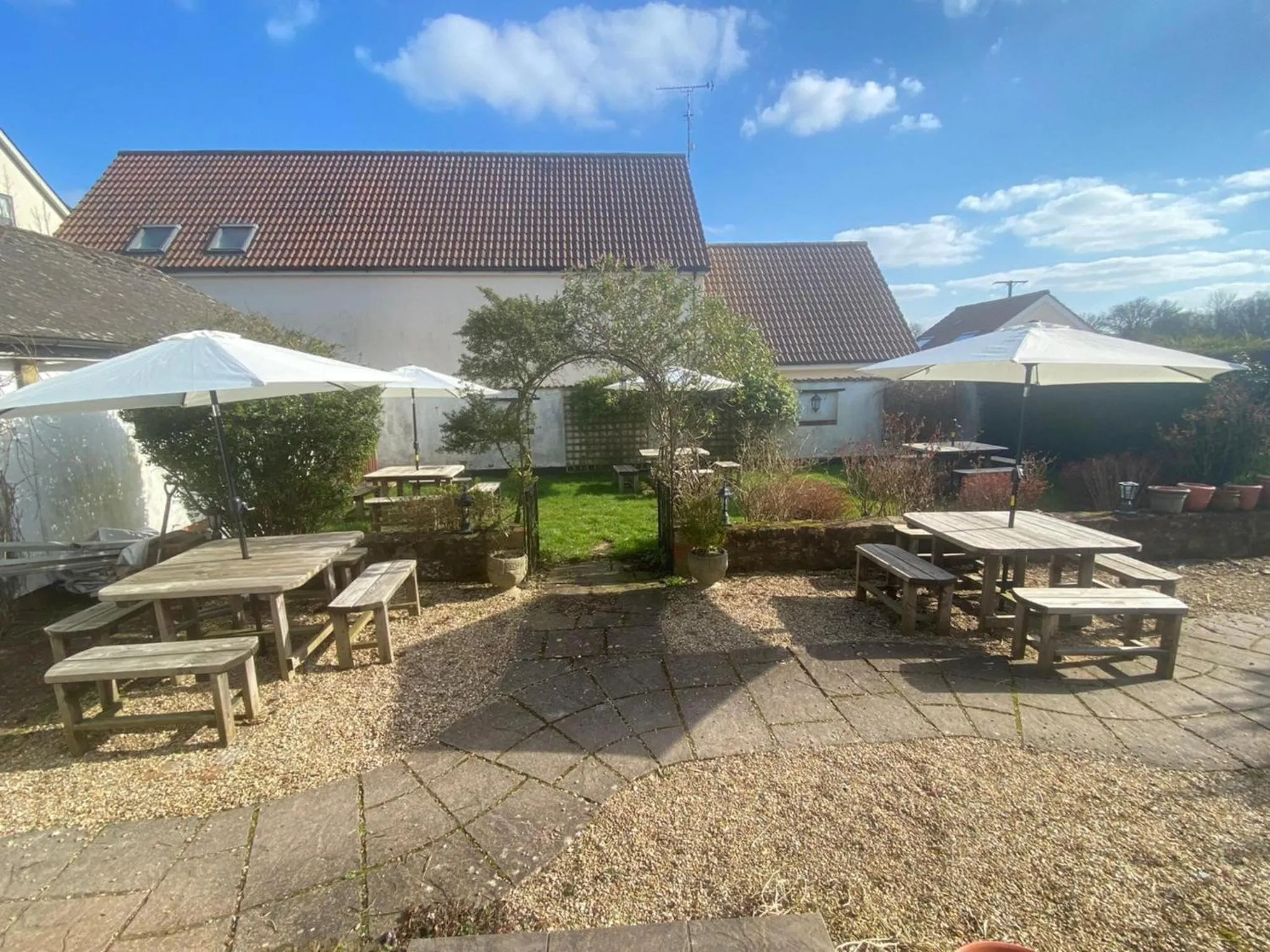 Garden in The Martlet Inn