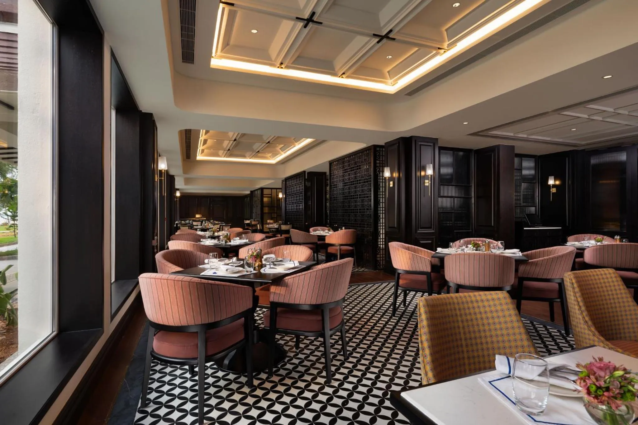 Restaurant/places to eat in Taj Malabar Resort & Spa, Cochin.