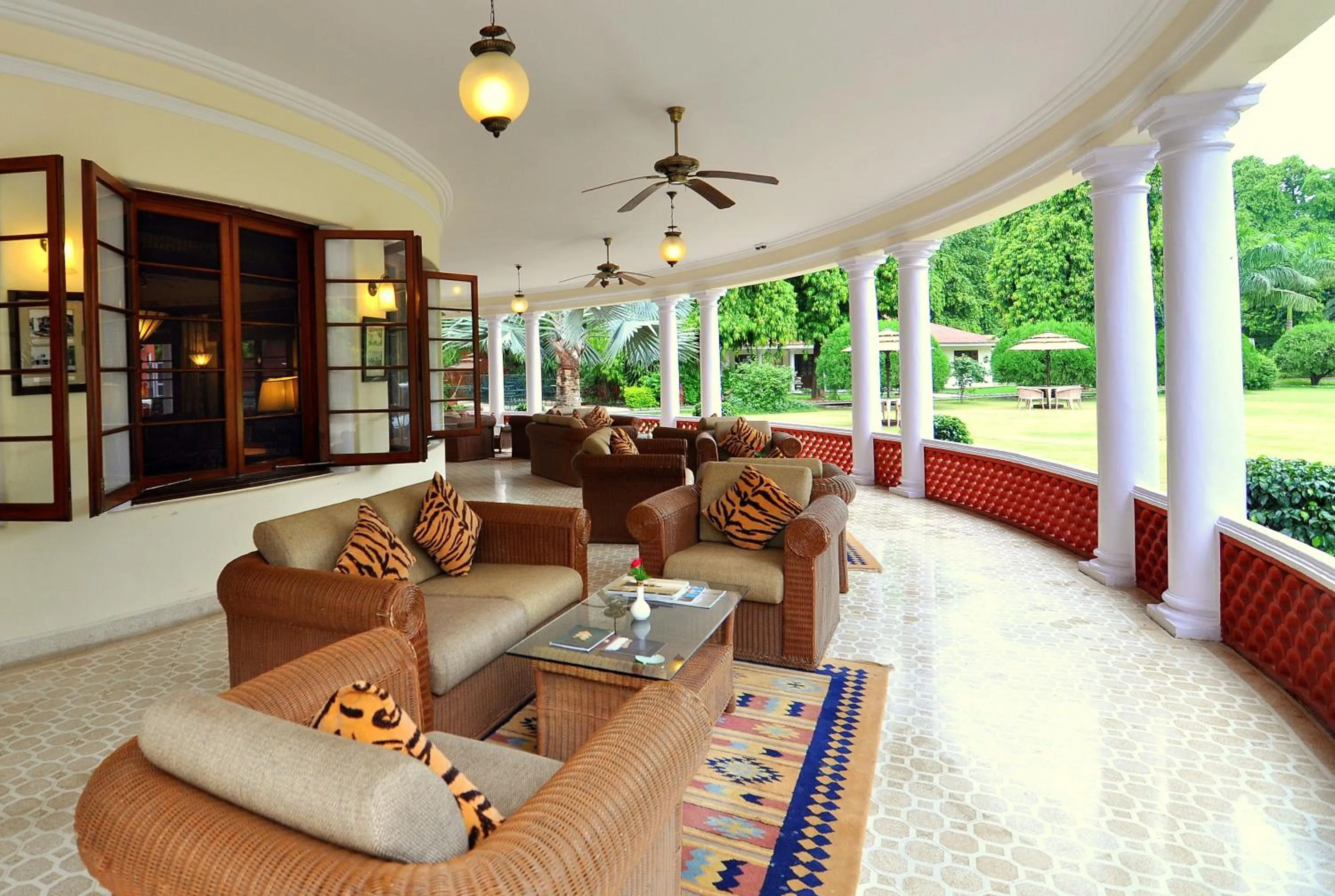 Lounge or bar in Sawai Madhopur Lodge - IHCL SeleQtions