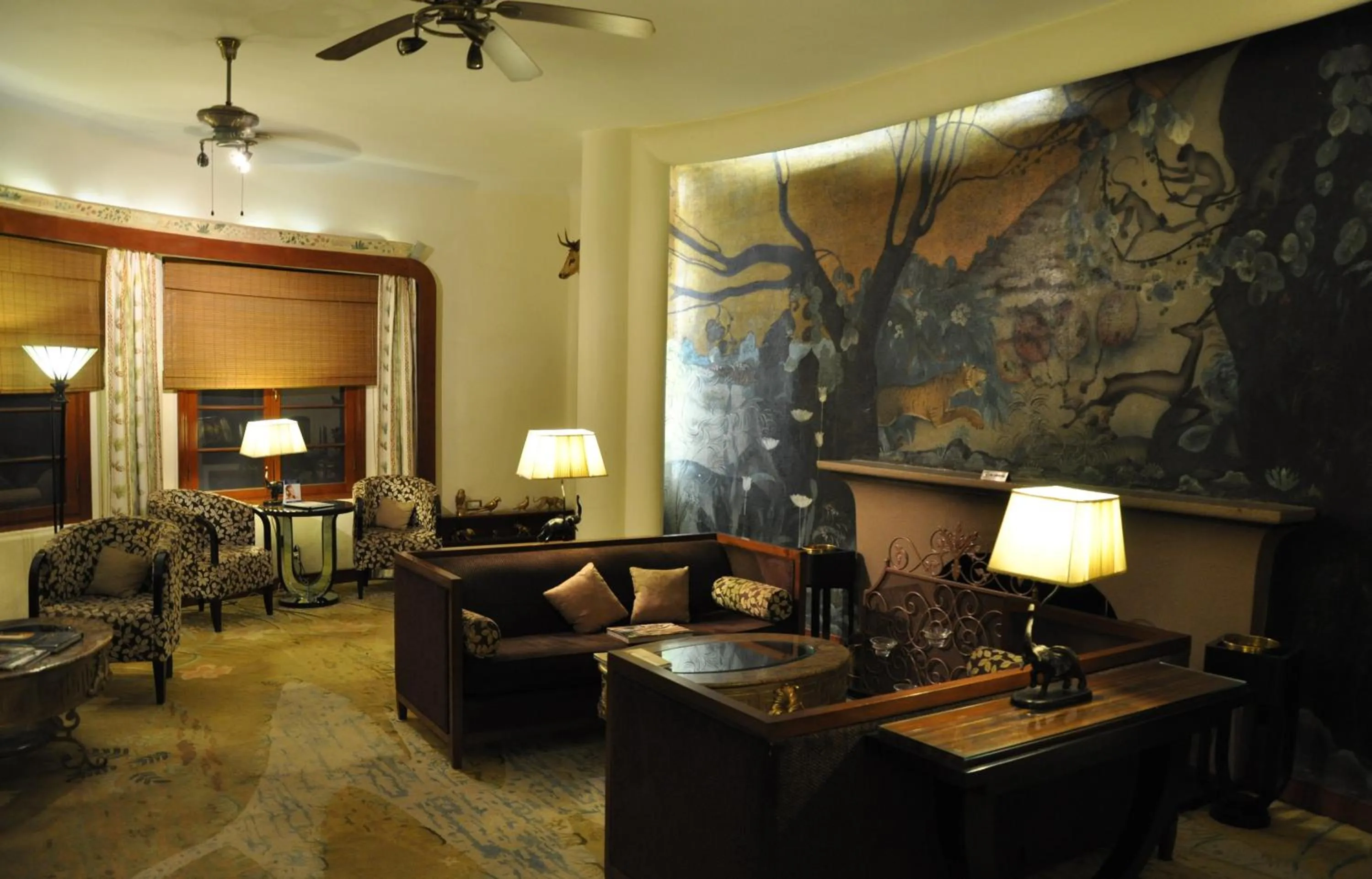 Lounge or bar in Sawai Madhopur Lodge - IHCL SeleQtions