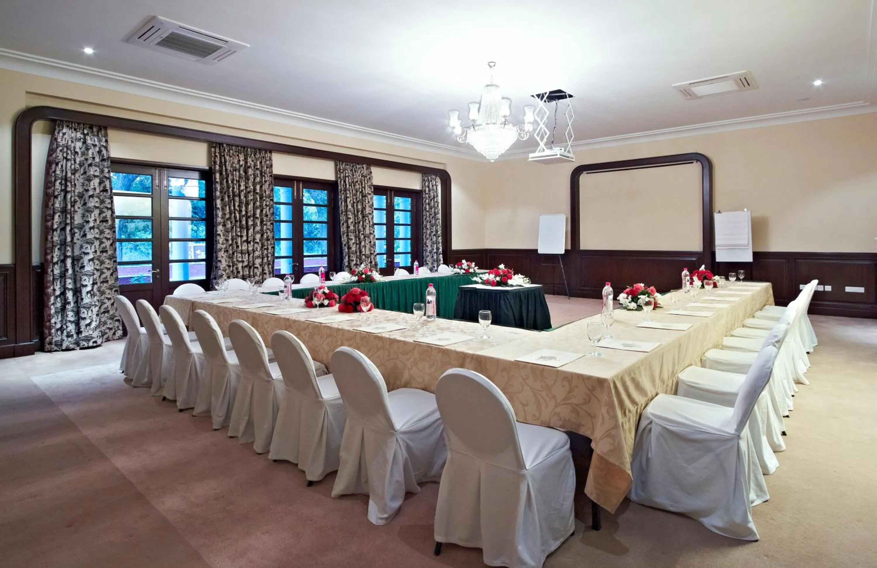 Business facilities in Sawai Madhopur Lodge - IHCL SeleQtions