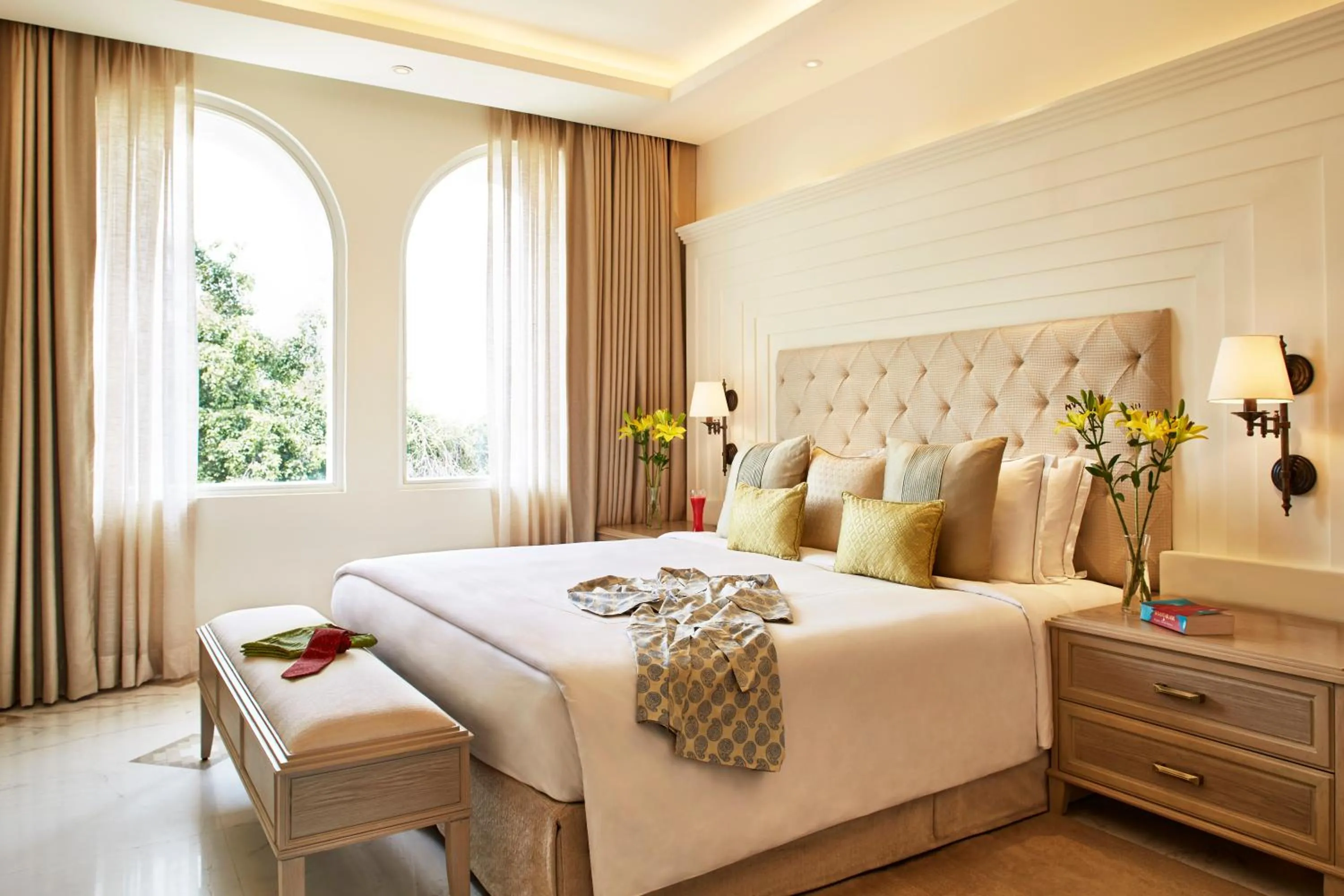 Bed in Taj Ganges Varanasi