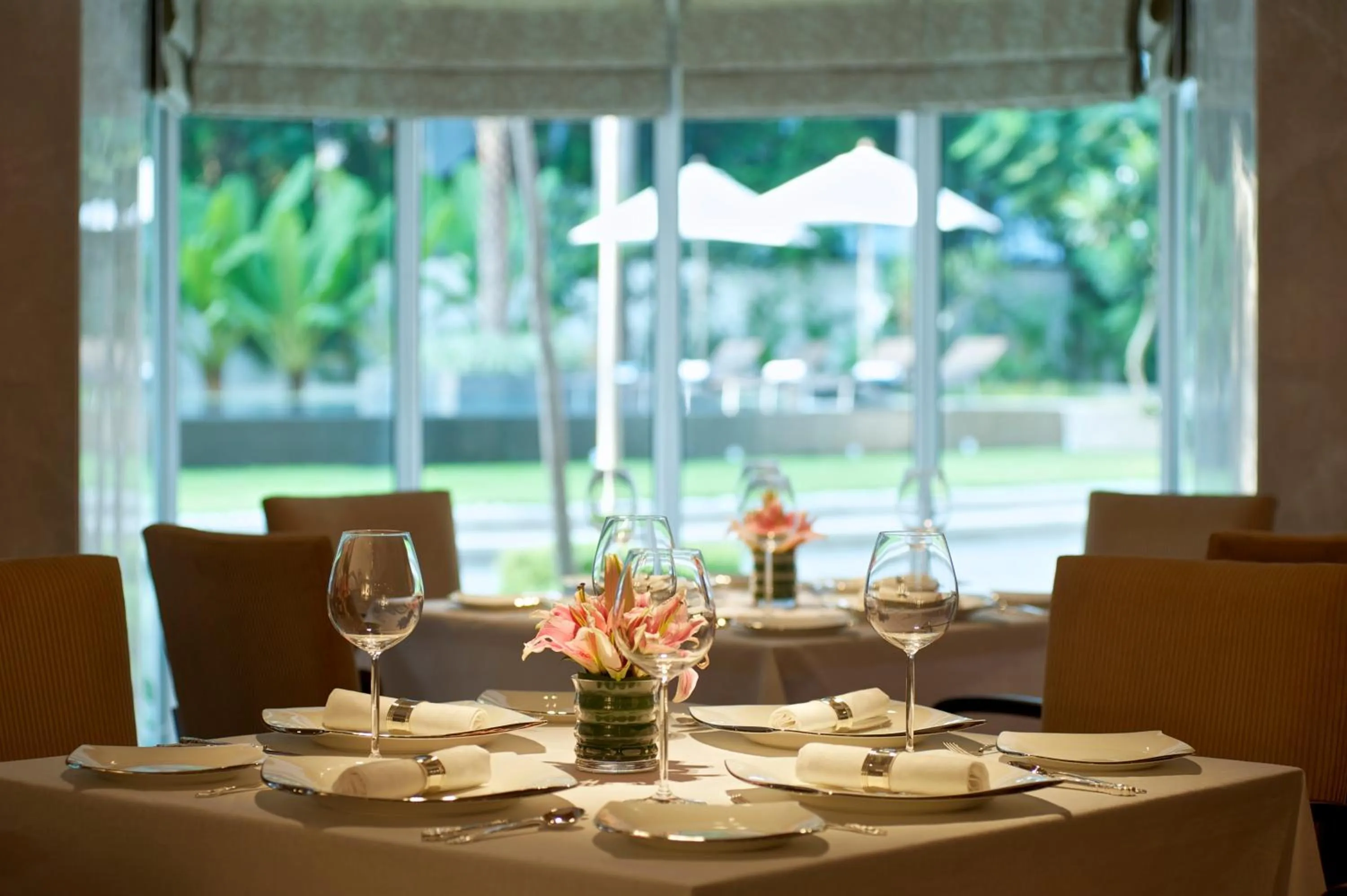 Restaurant/places to eat in Taj Coromandel