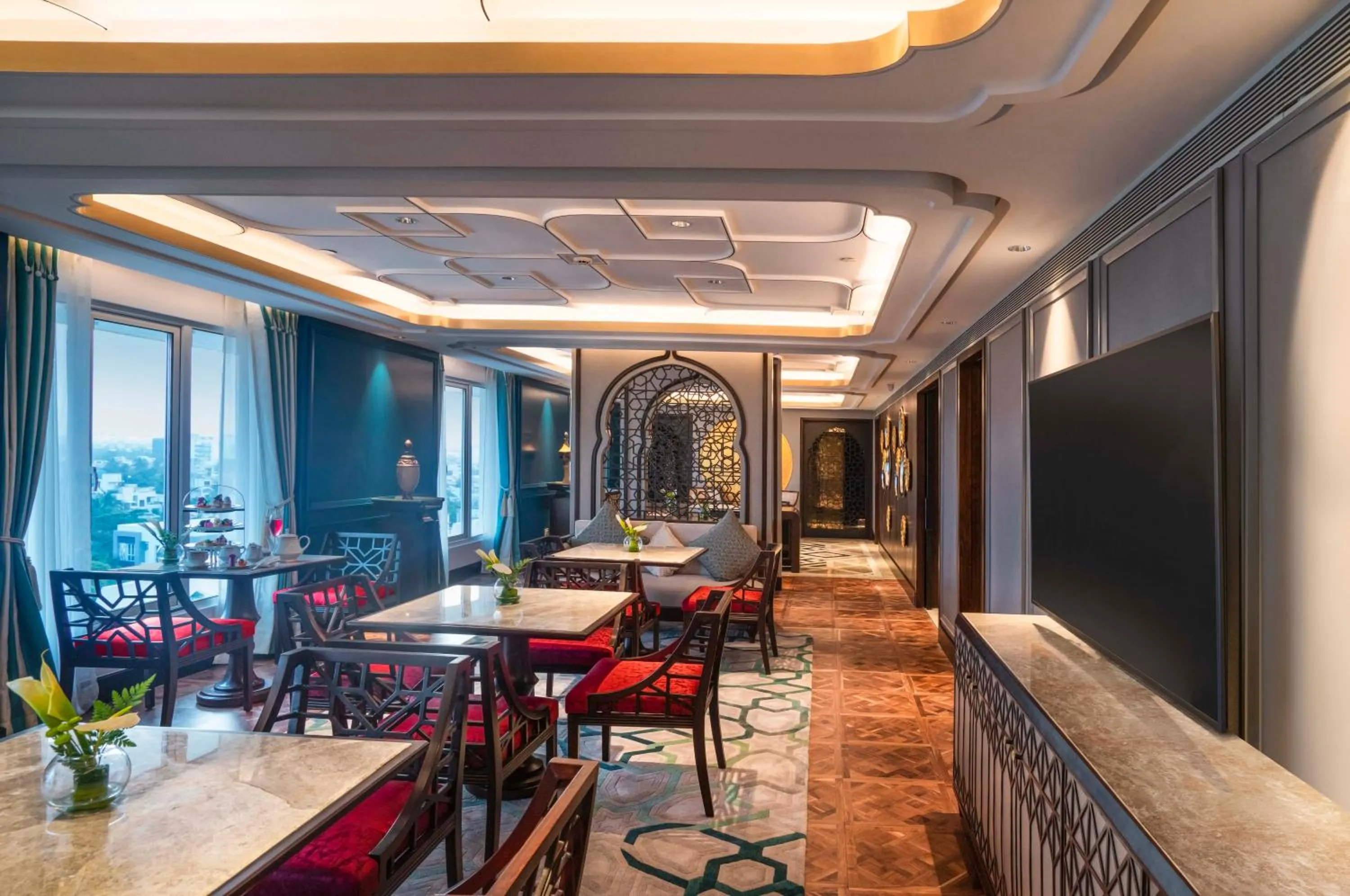 Evening entertainment in Taj Coromandel