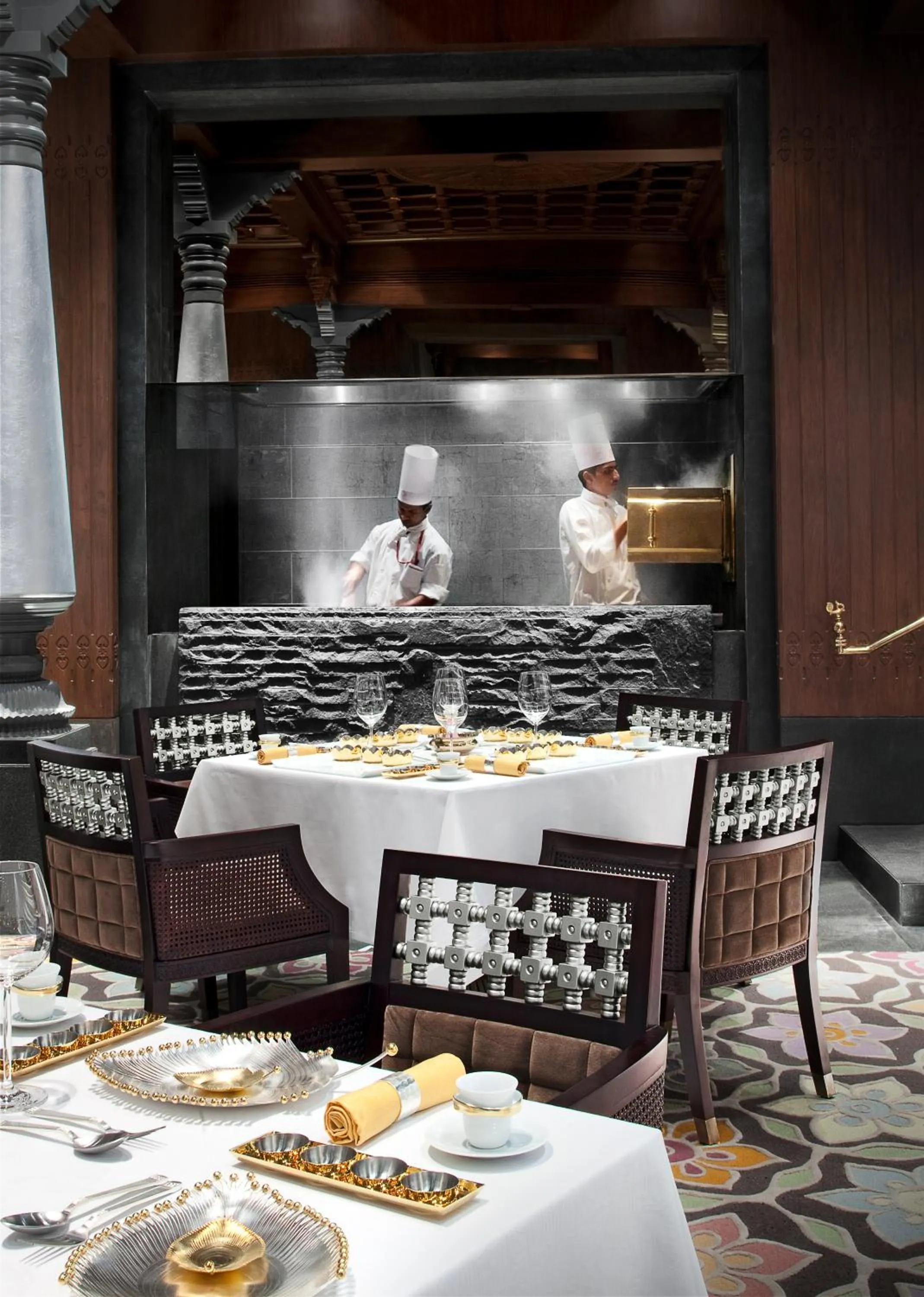 Restaurant/places to eat in Taj Coromandel