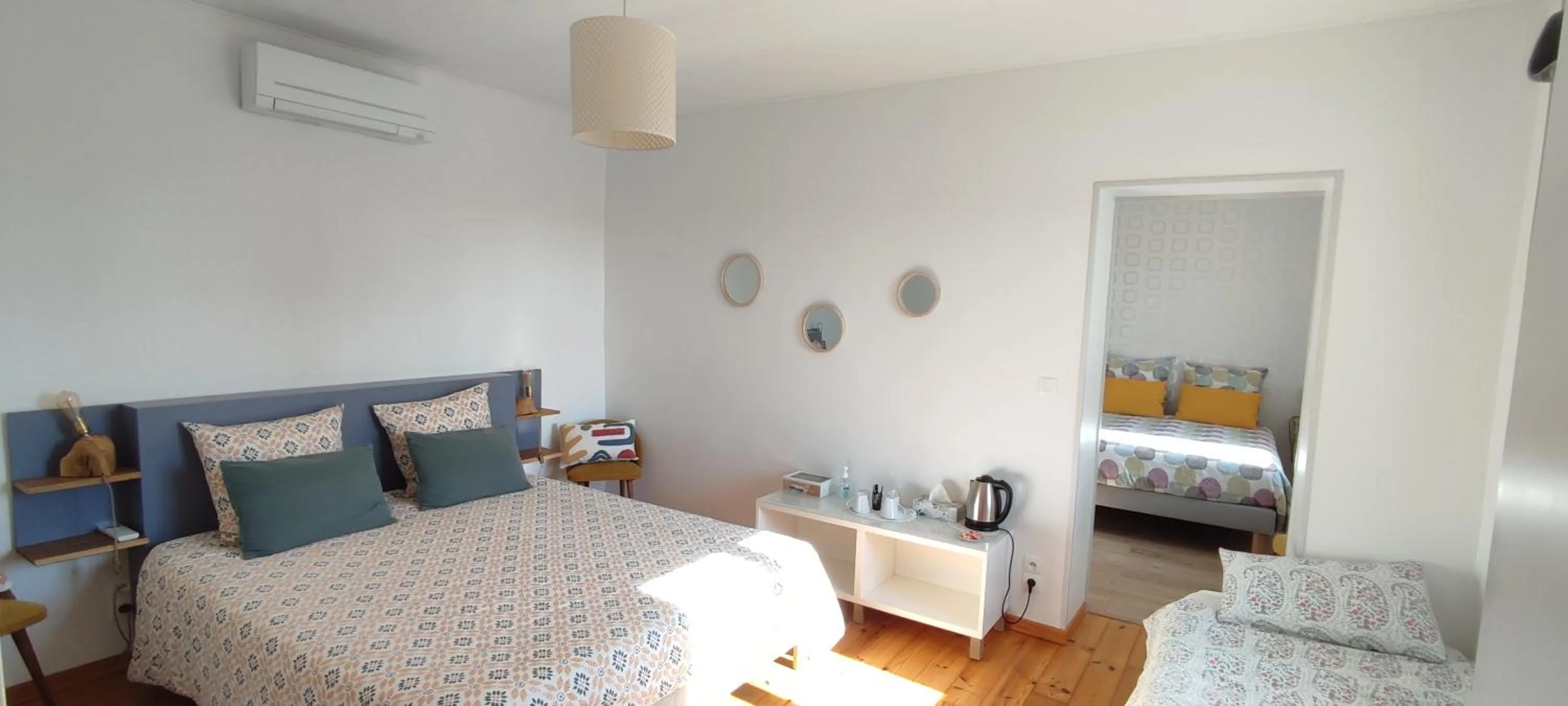 Coffee/tea facilities, Bed in Les Hauts de Grazac, Chambres et Tables d'hôtes