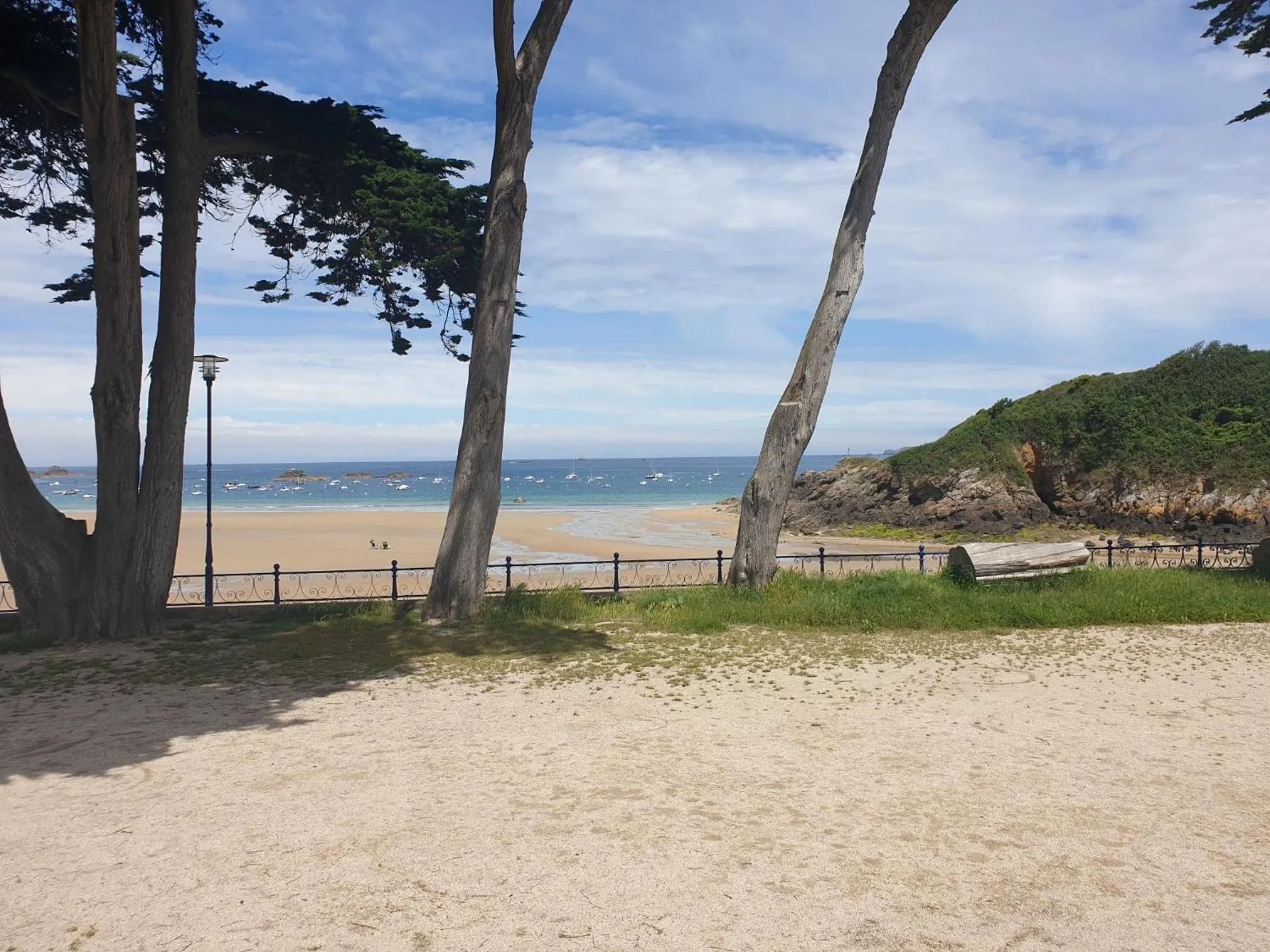 Beach in Chambres de Villée