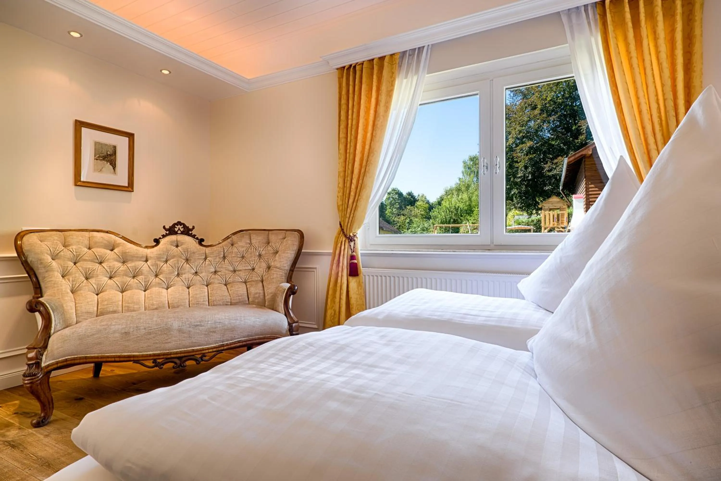 Day, Bed in Hotel Weinberg-Schlößchen