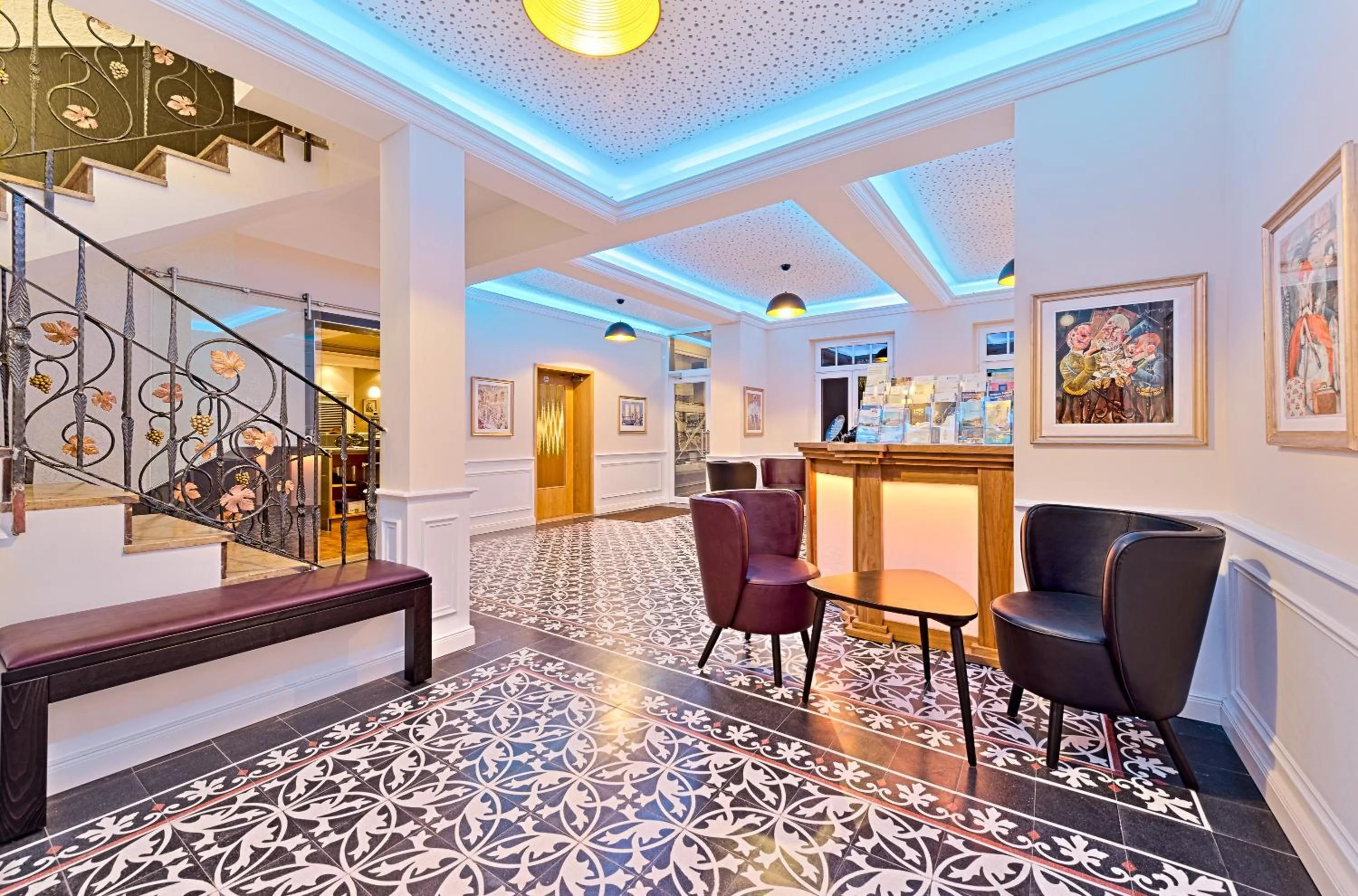 Lobby or reception in Hotel Weinberg-Schlößchen