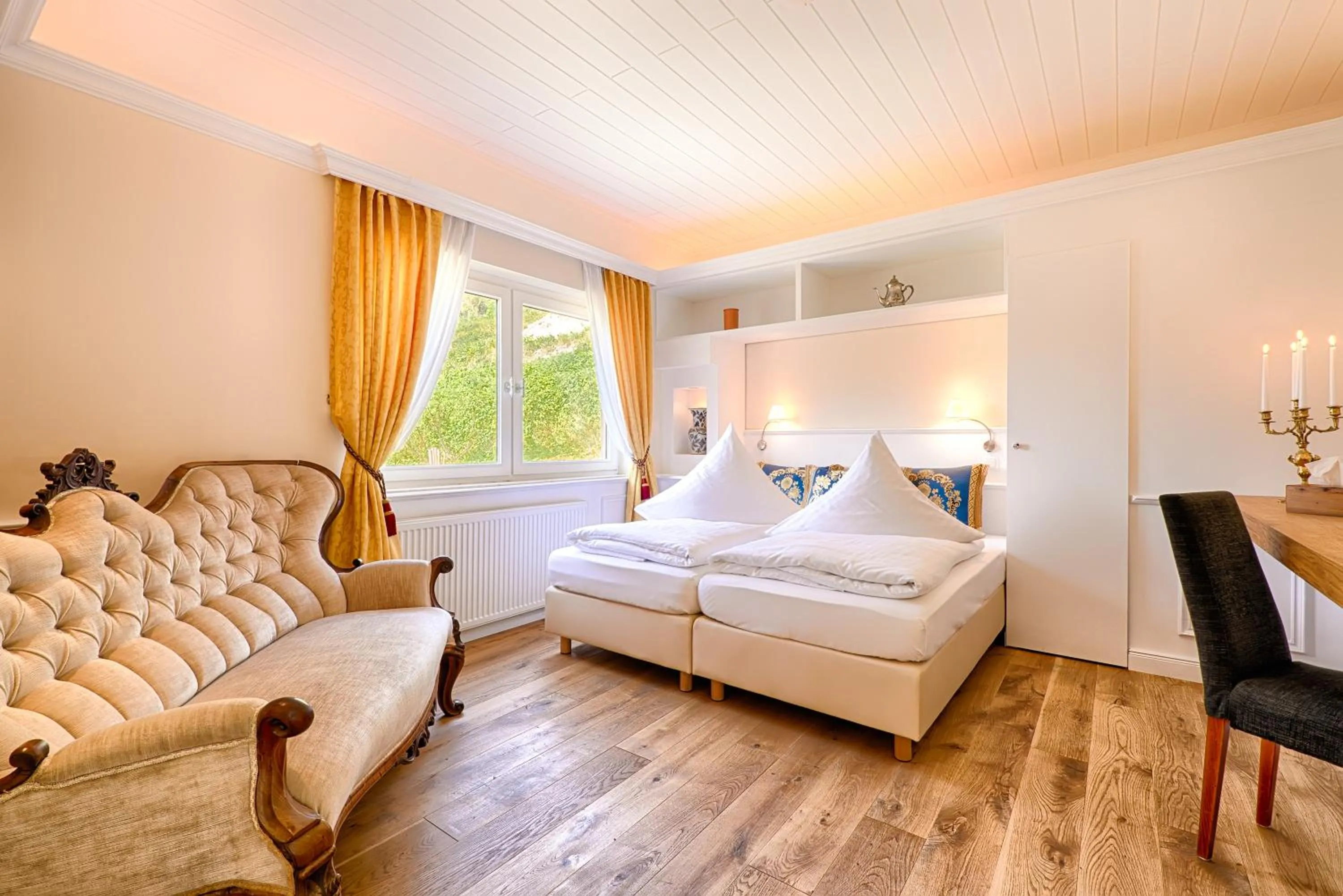 Day, Bed in Hotel Weinberg-Schlößchen