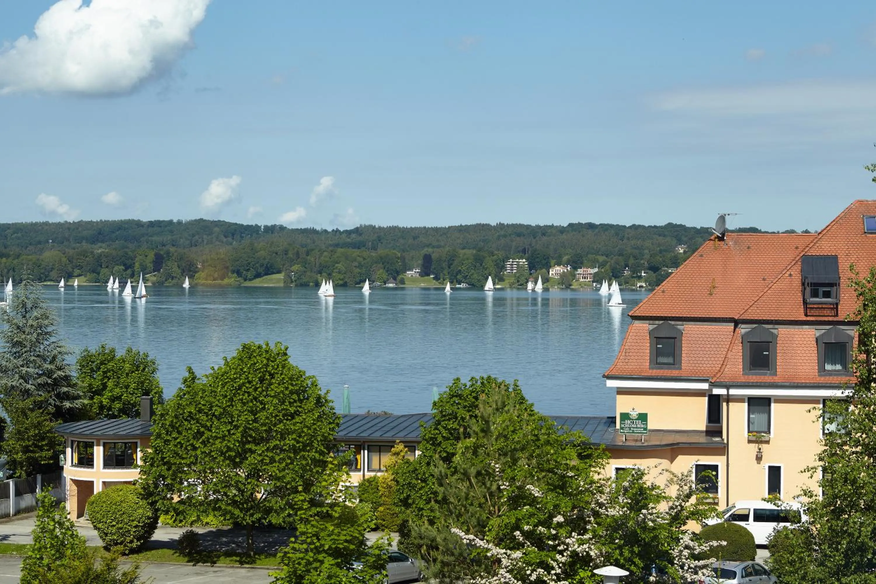 Lake view in Hotel Schloss Berg