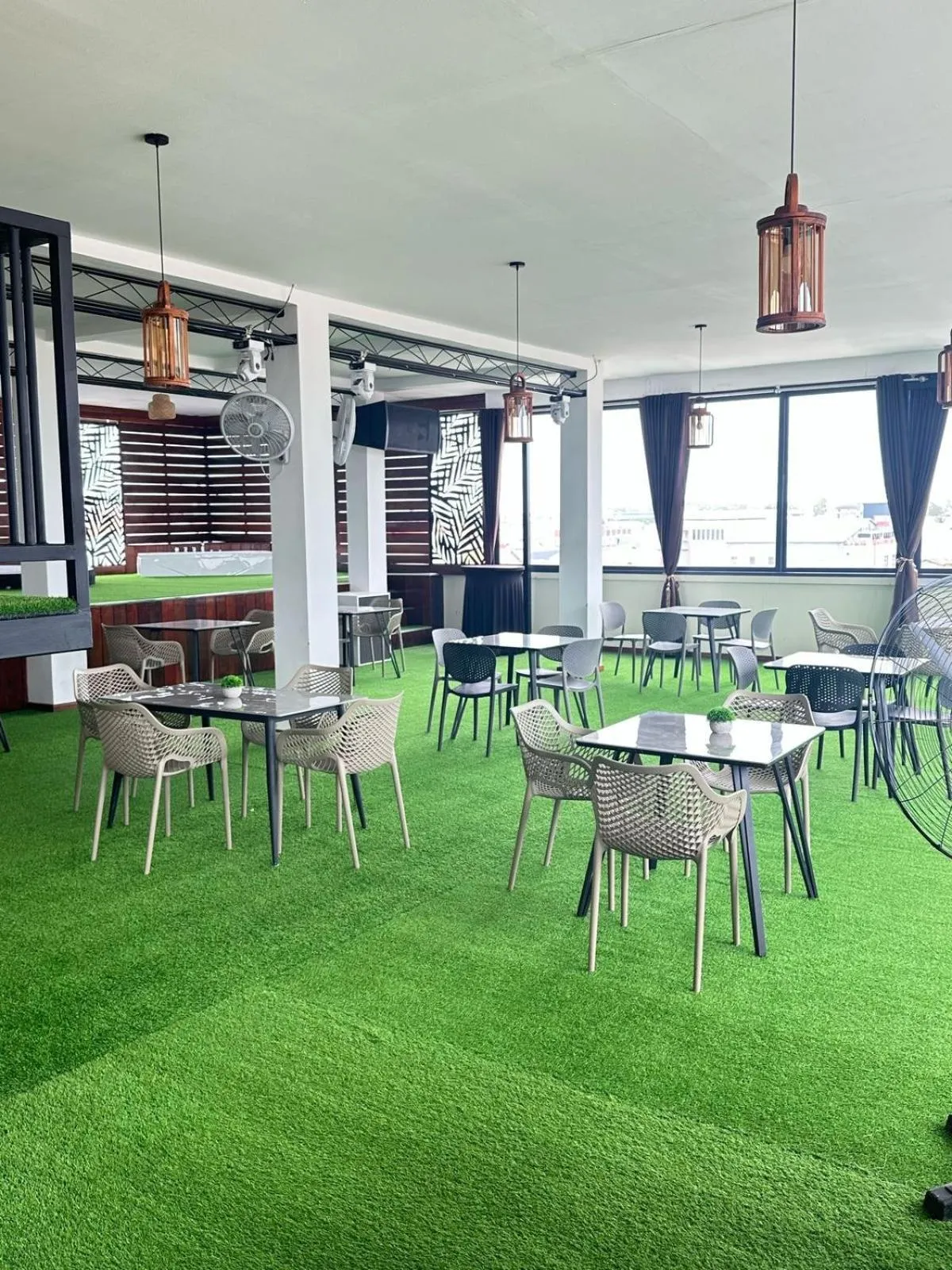 Restaurant/places to eat in Royal Breeze Paramaribo