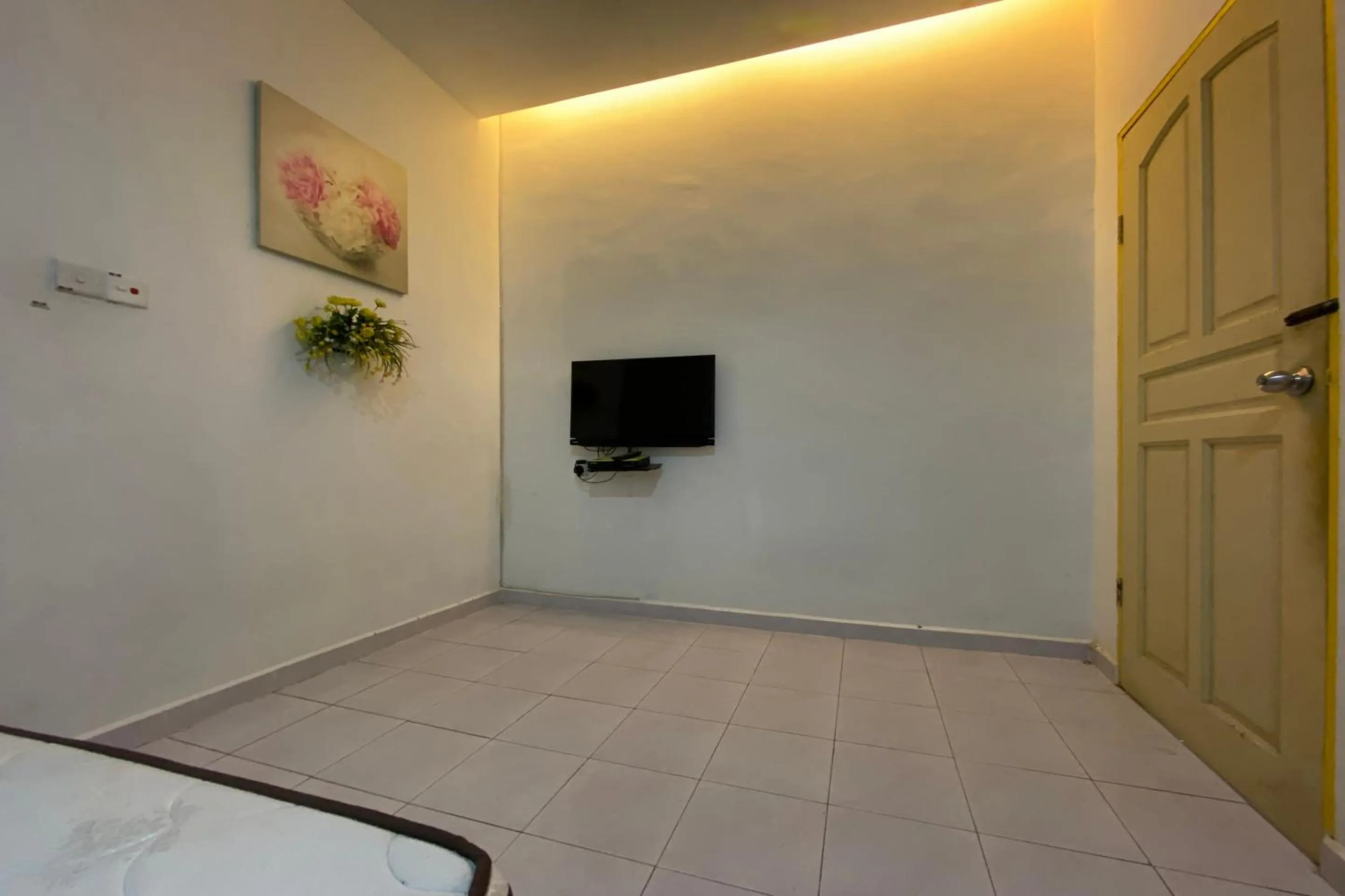 Bedroom, Bed in Hotel O Taman Kota Homestay