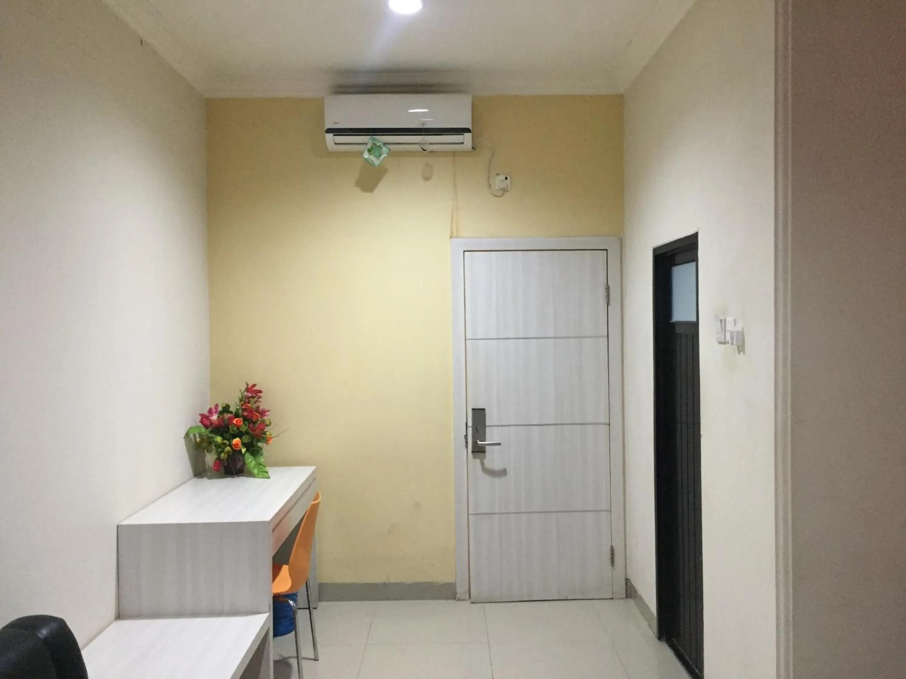 RedDoorz Plus @ Hotel Alden Makassar