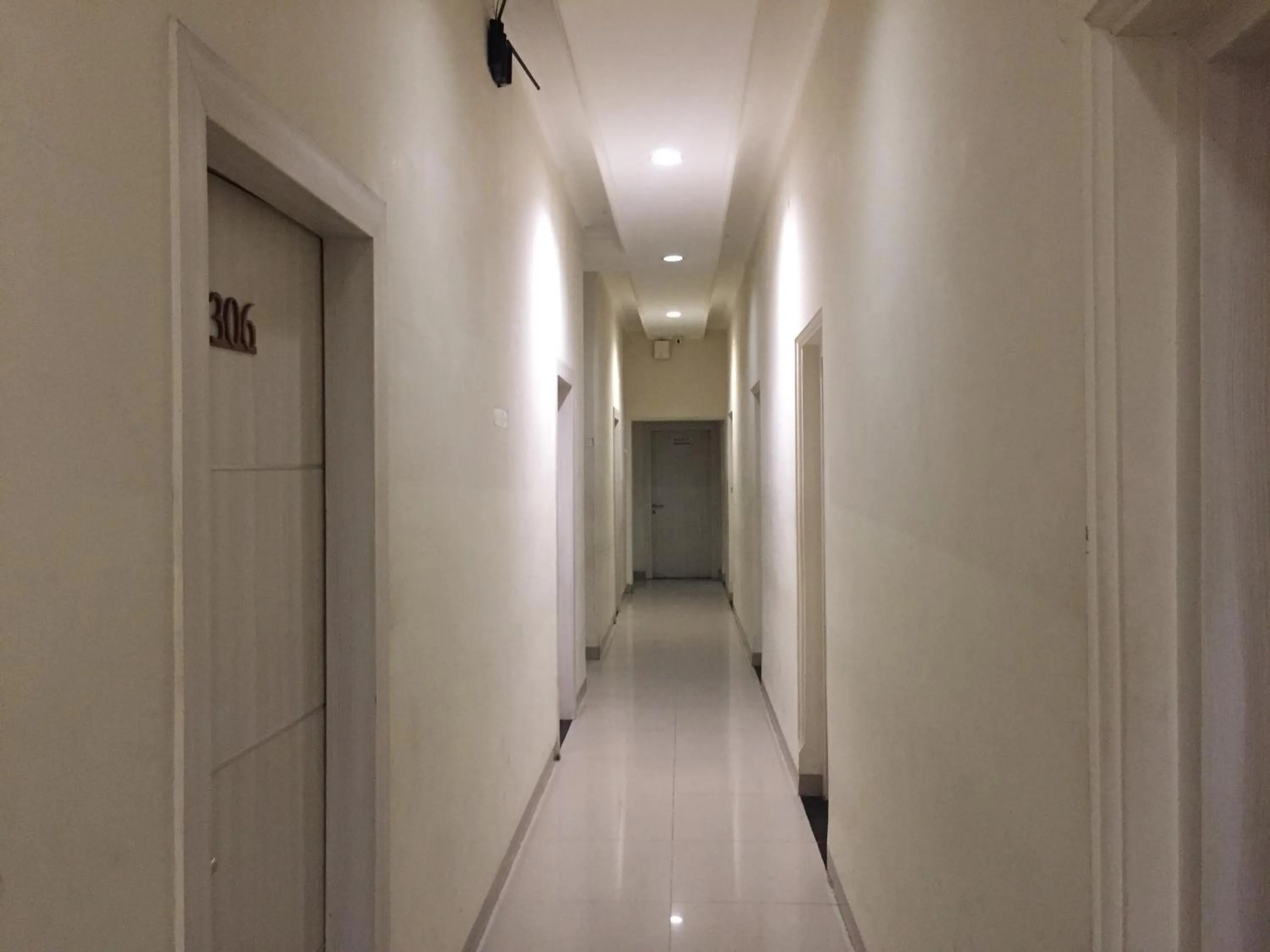 RedDoorz Plus @ Hotel Alden Makassar