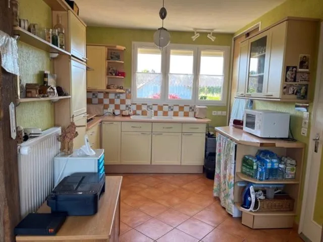 Kitchen or kitchenette in Le chasse marée