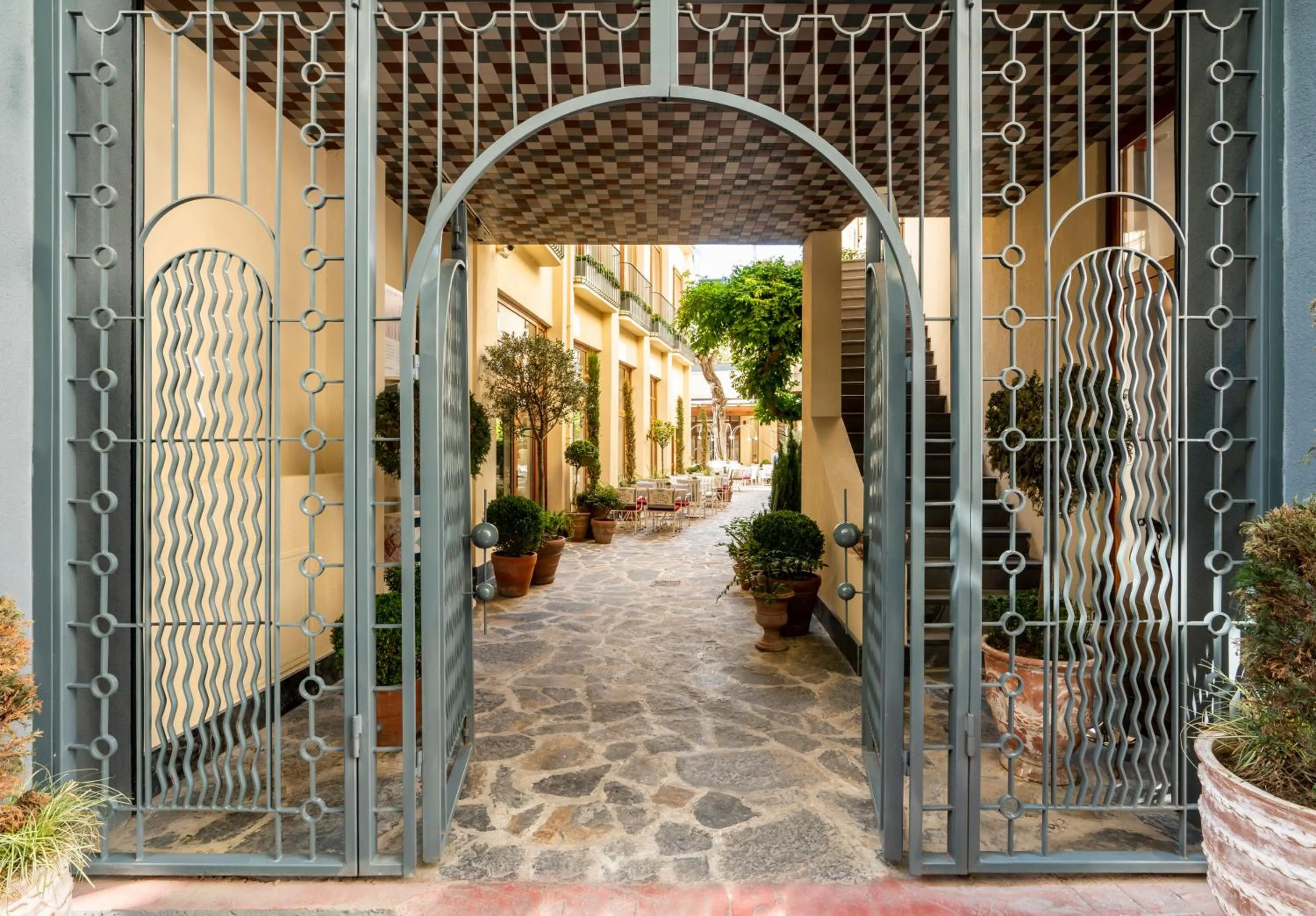 Ecole St. Pierre Hotel