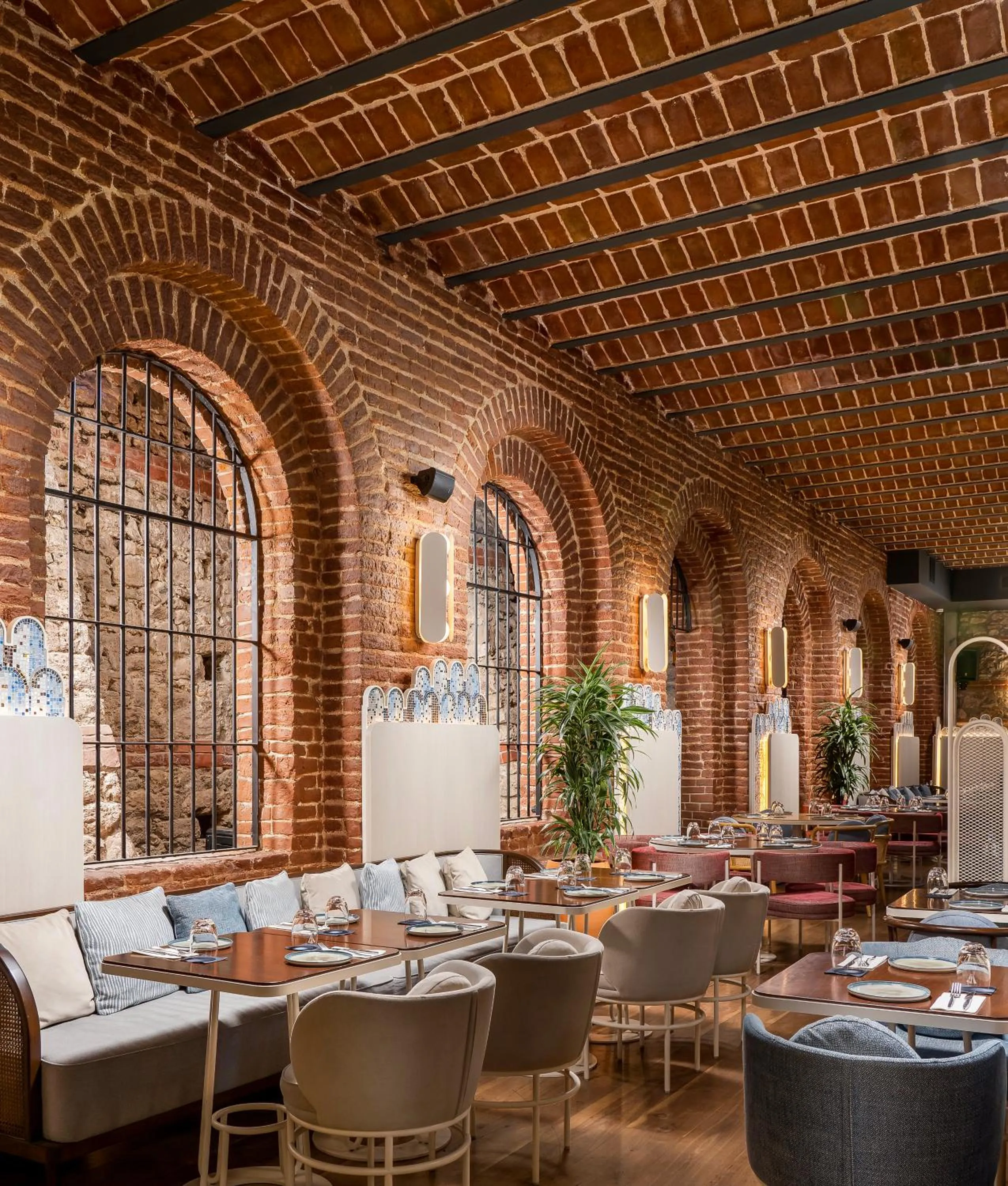 Ecole St. Pierre Hotel