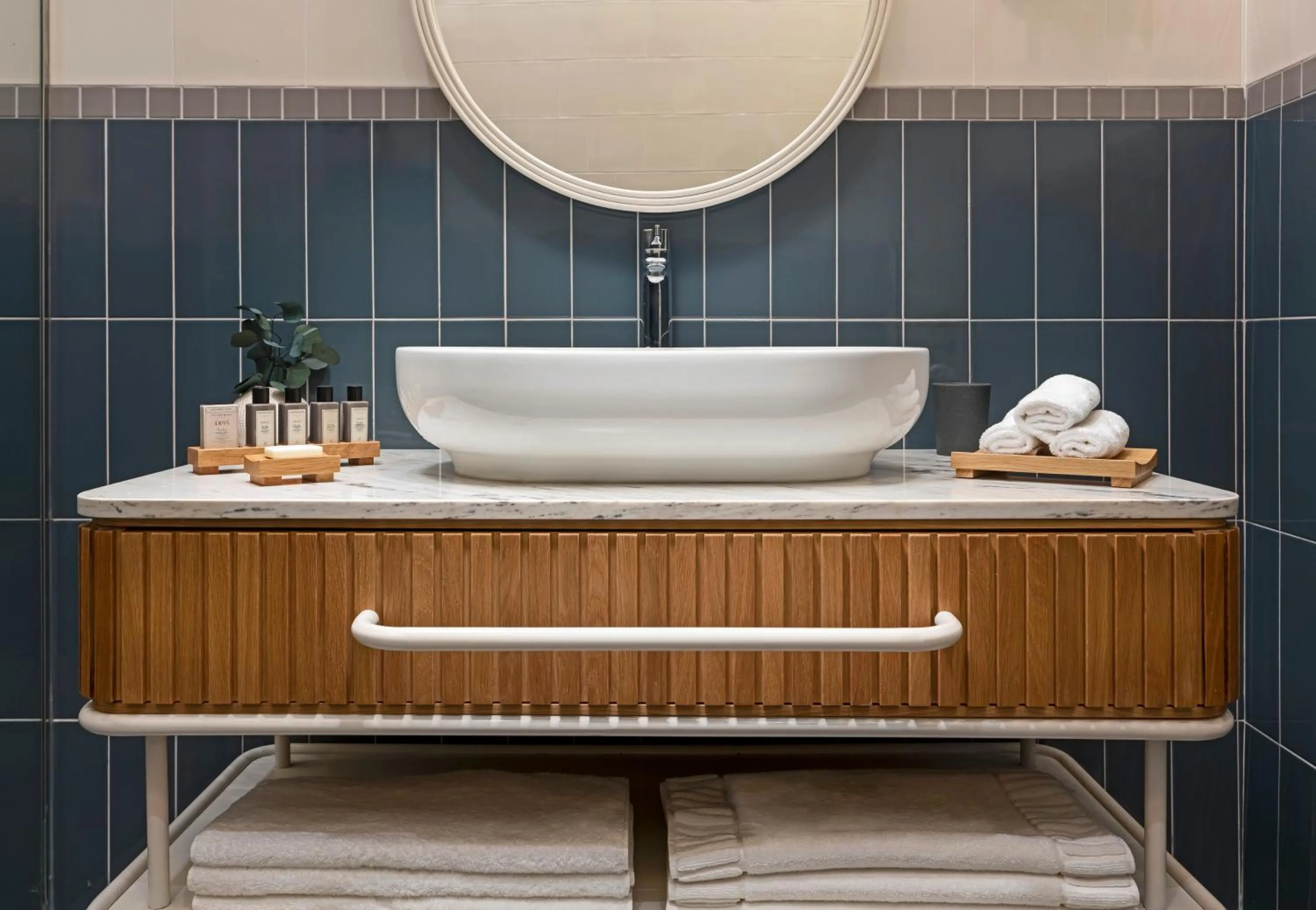 Bathroom in Ecole St. Pierre Hotel