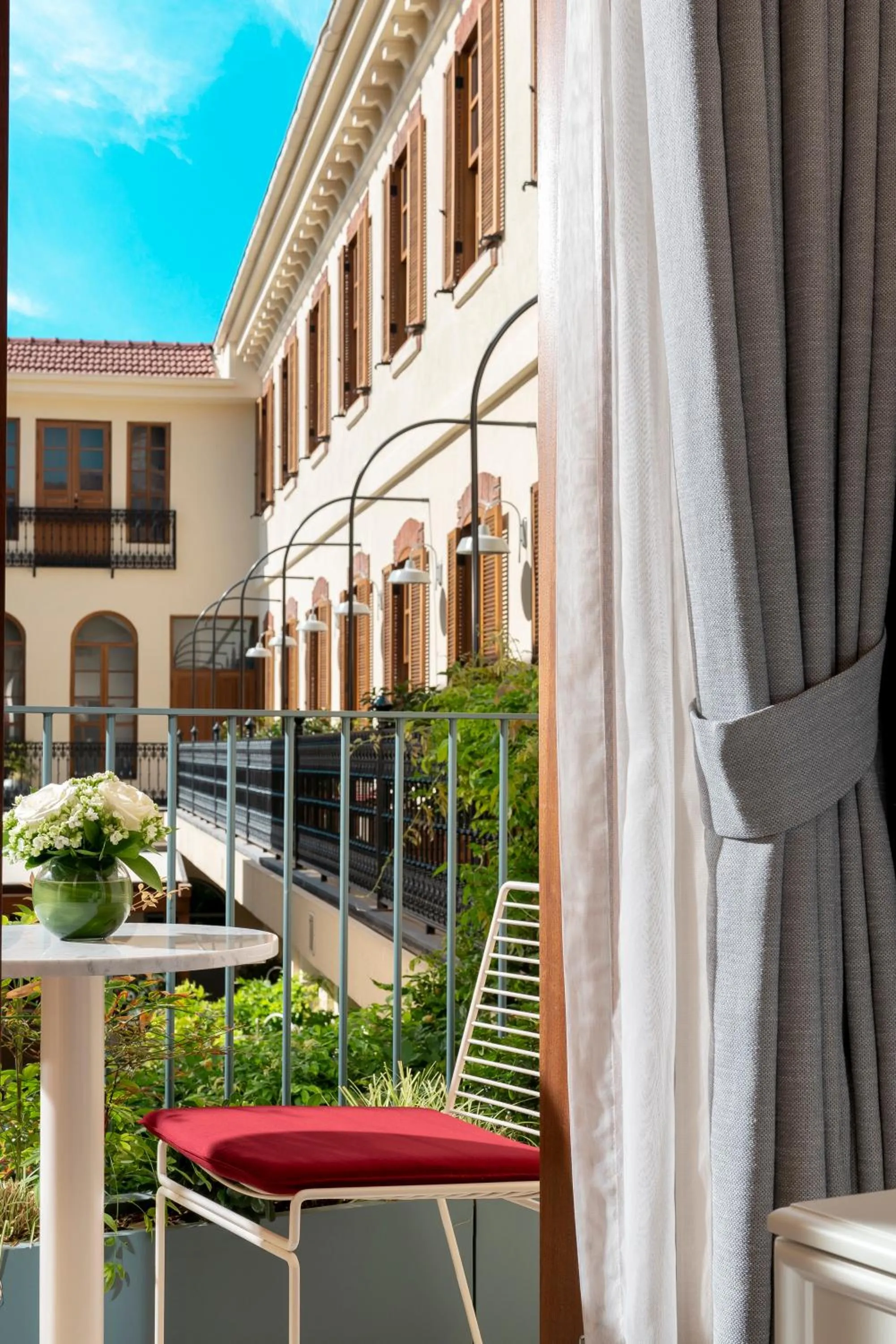 Ecole St. Pierre Hotel