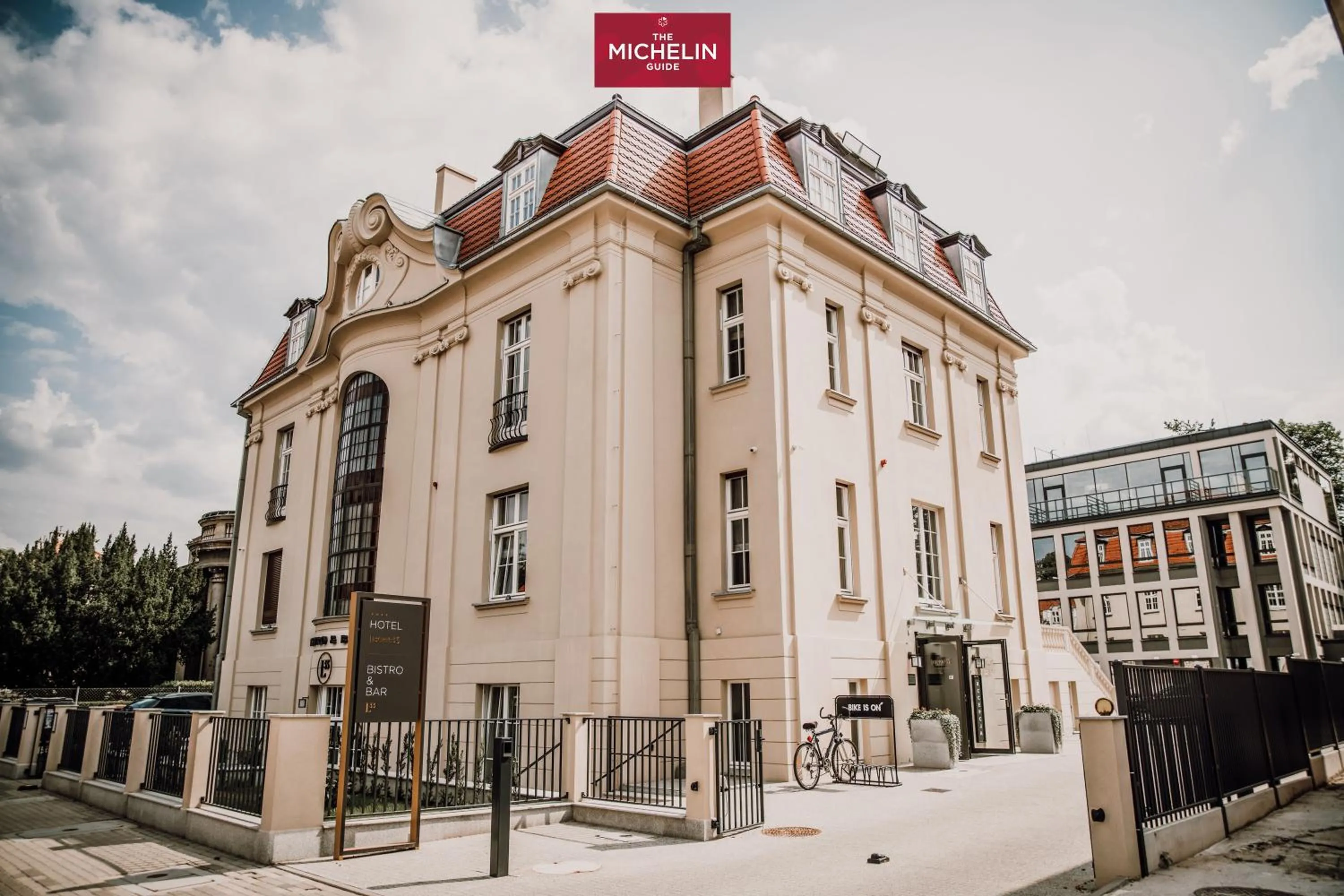 Property building in Hotel Liberté 33