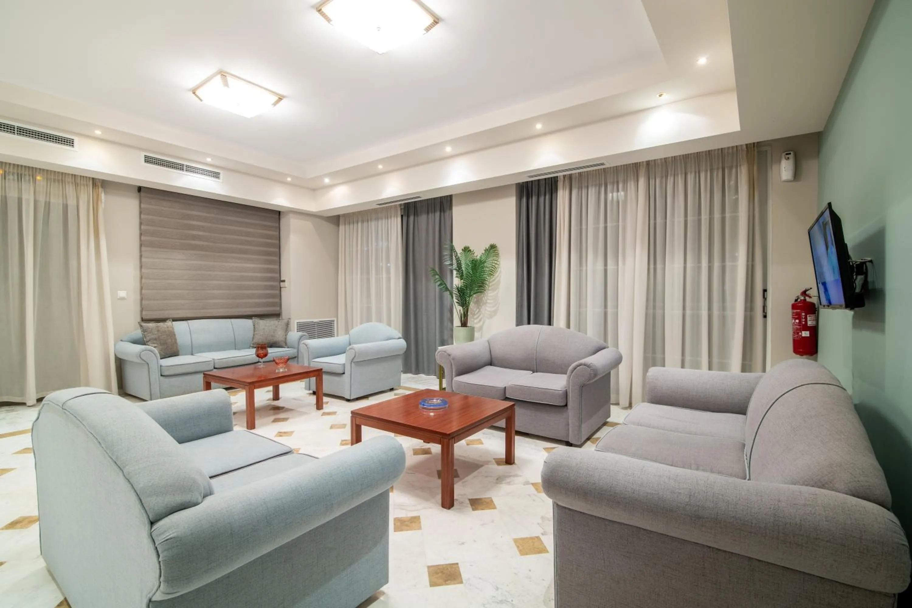 Lobby or reception in Daisy Hotel