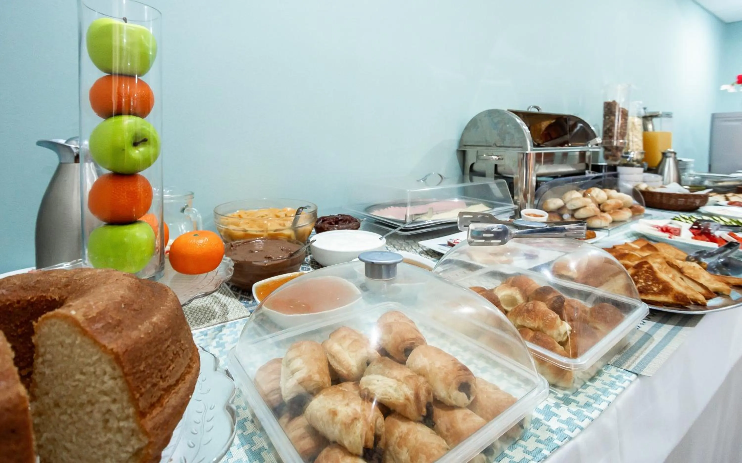 Breakfast in Daisy Hotel