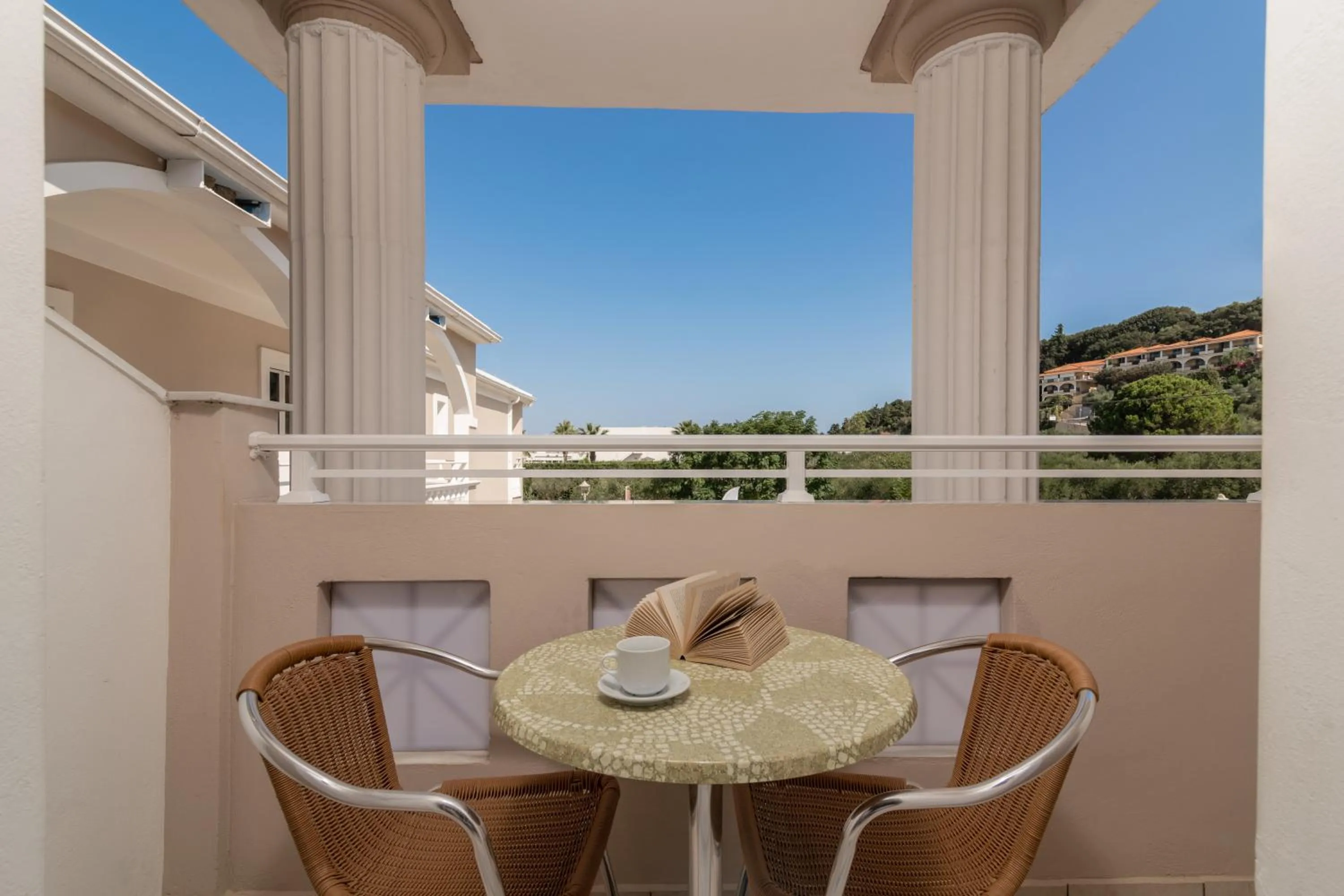 Balcony/Terrace in Daisy Hotel