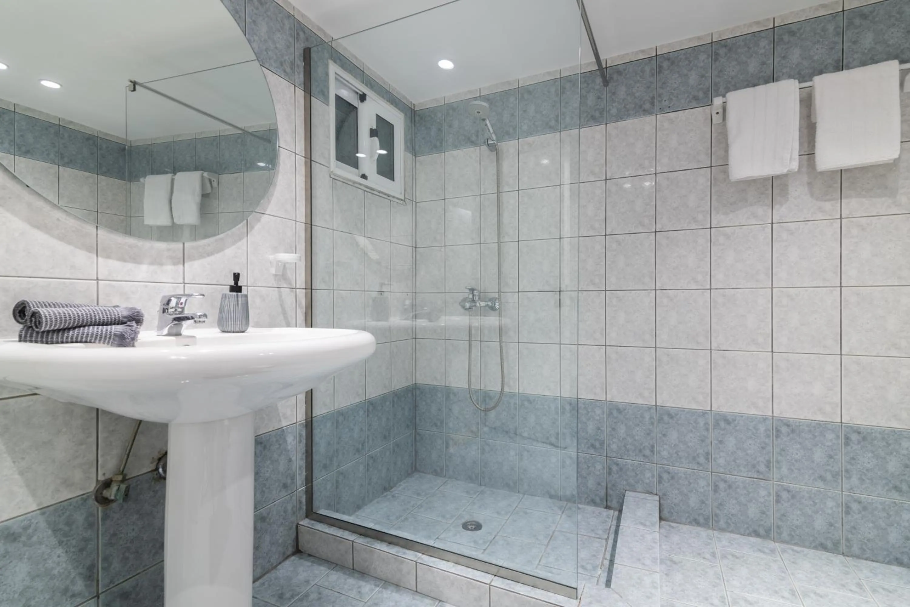 Bathroom in Daisy Hotel