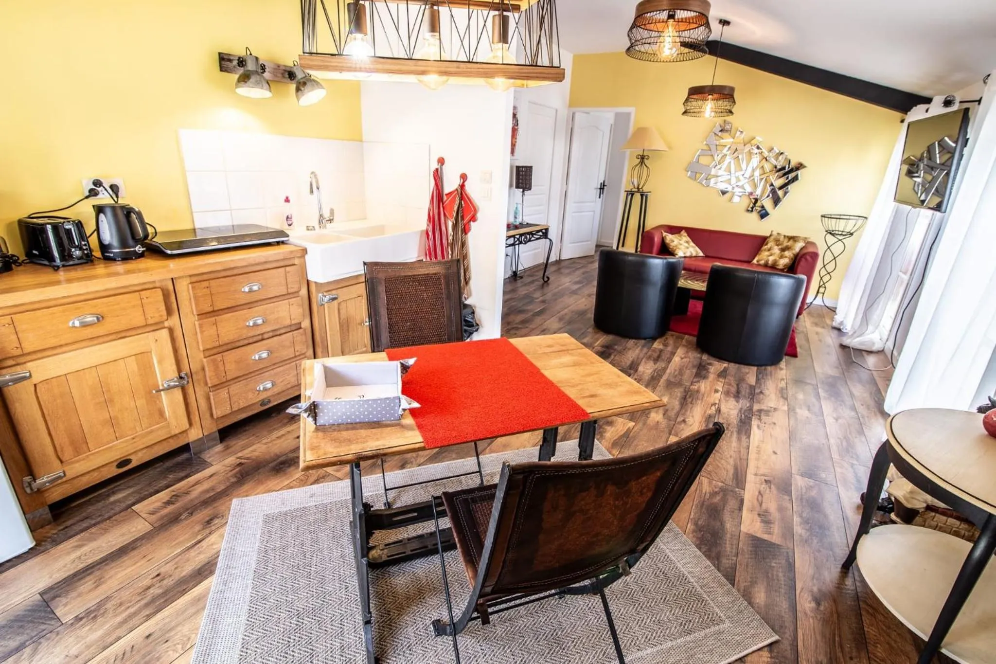 Coffee/tea facilities in LE DUPE