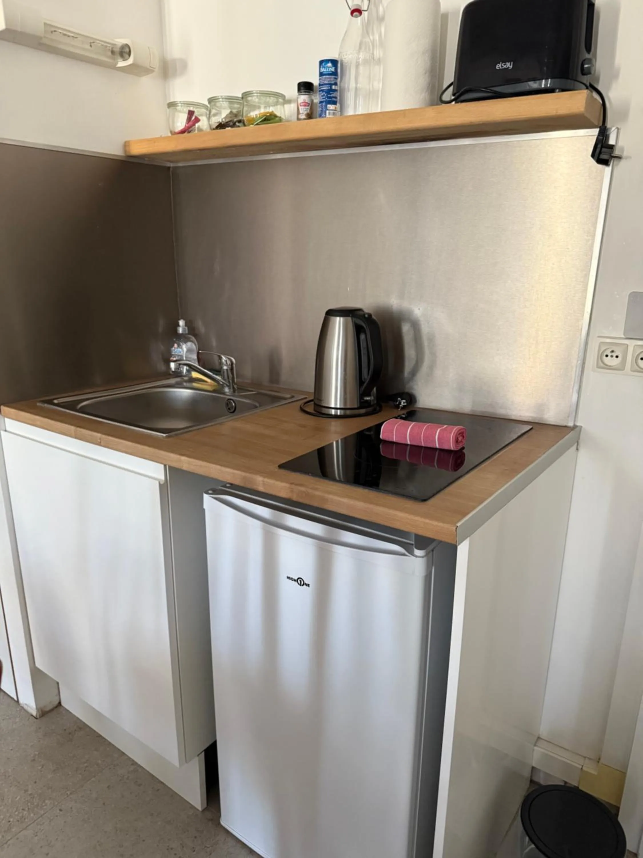 Kitchen or kitchenette in LE DUPE