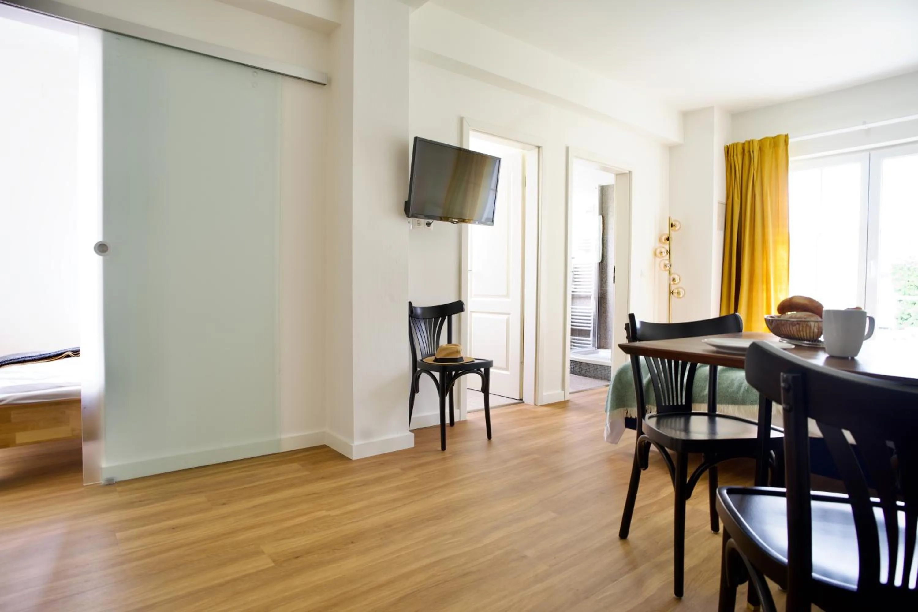 TV and multimedia in Apartments Les Jardins