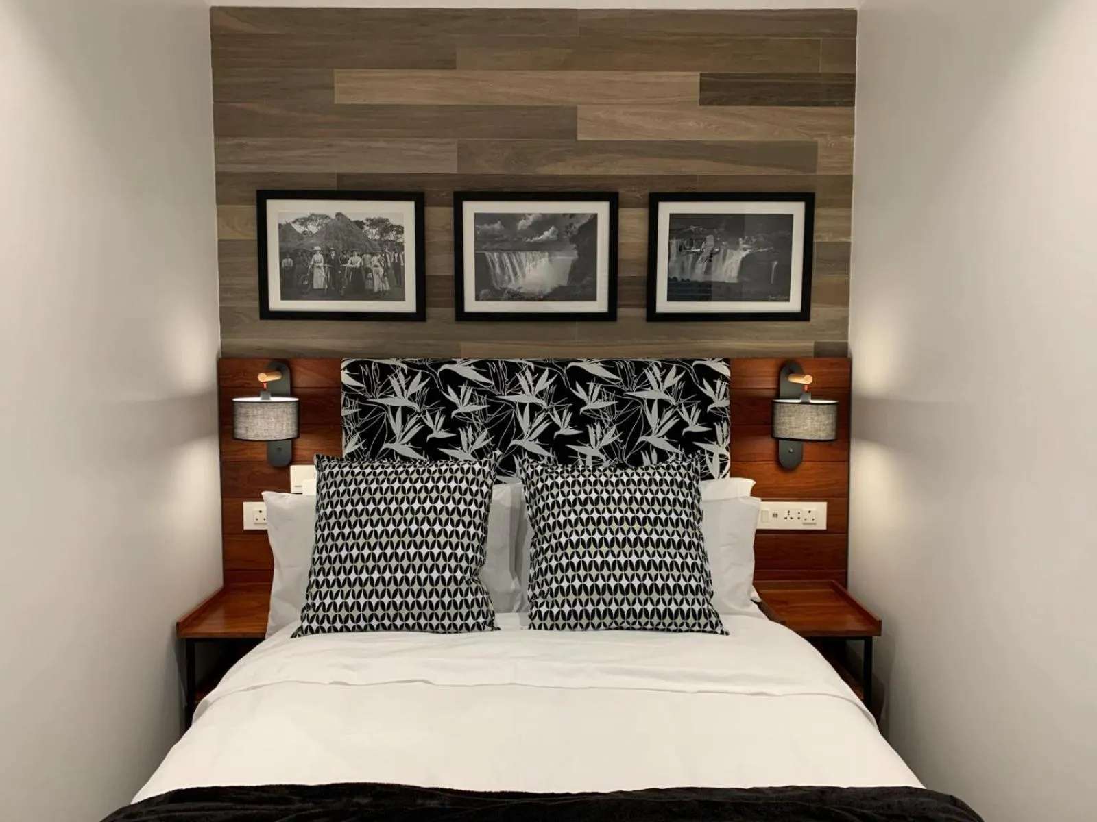 Bed in Pamarah Lodge