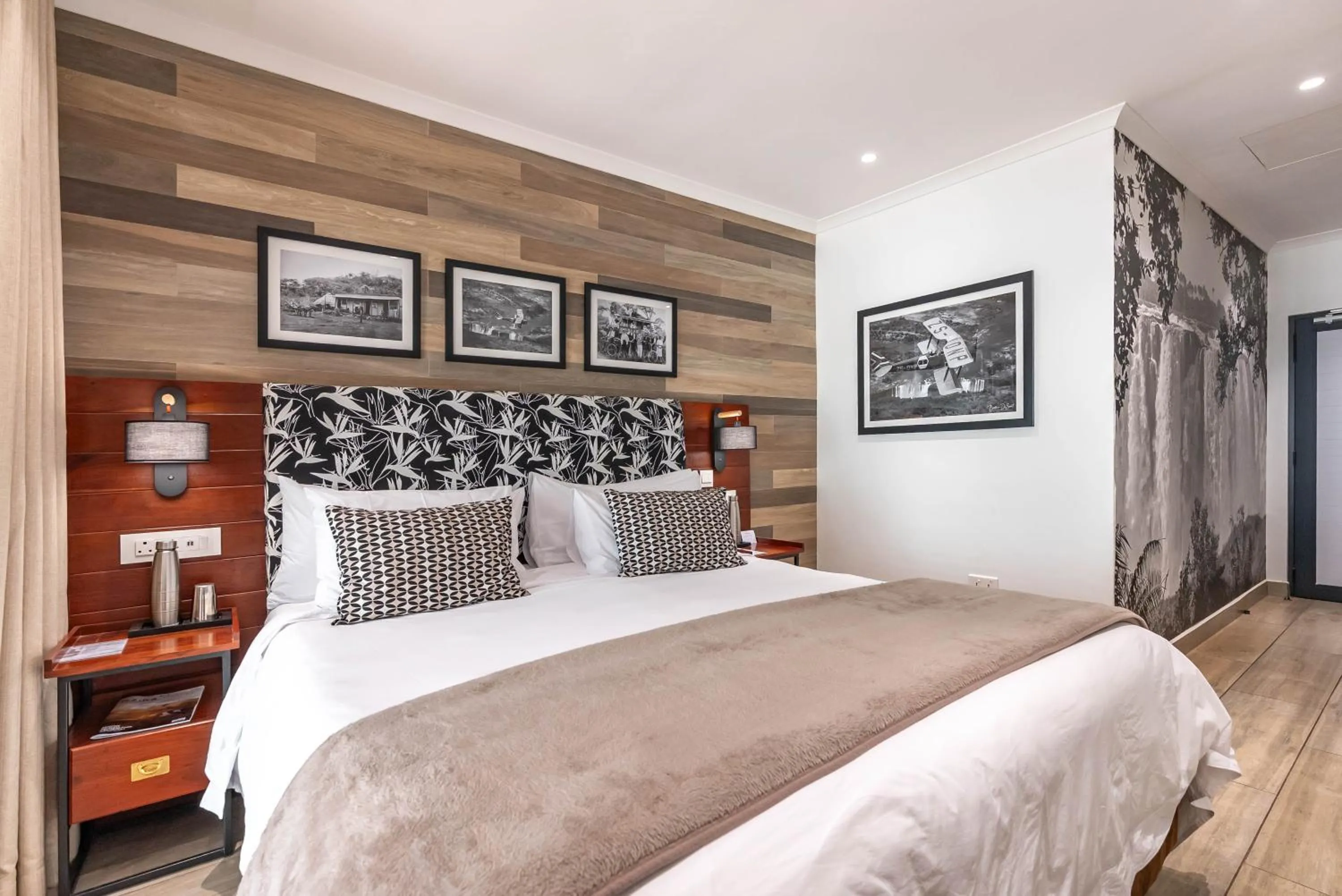 Bed in Pamarah Lodge