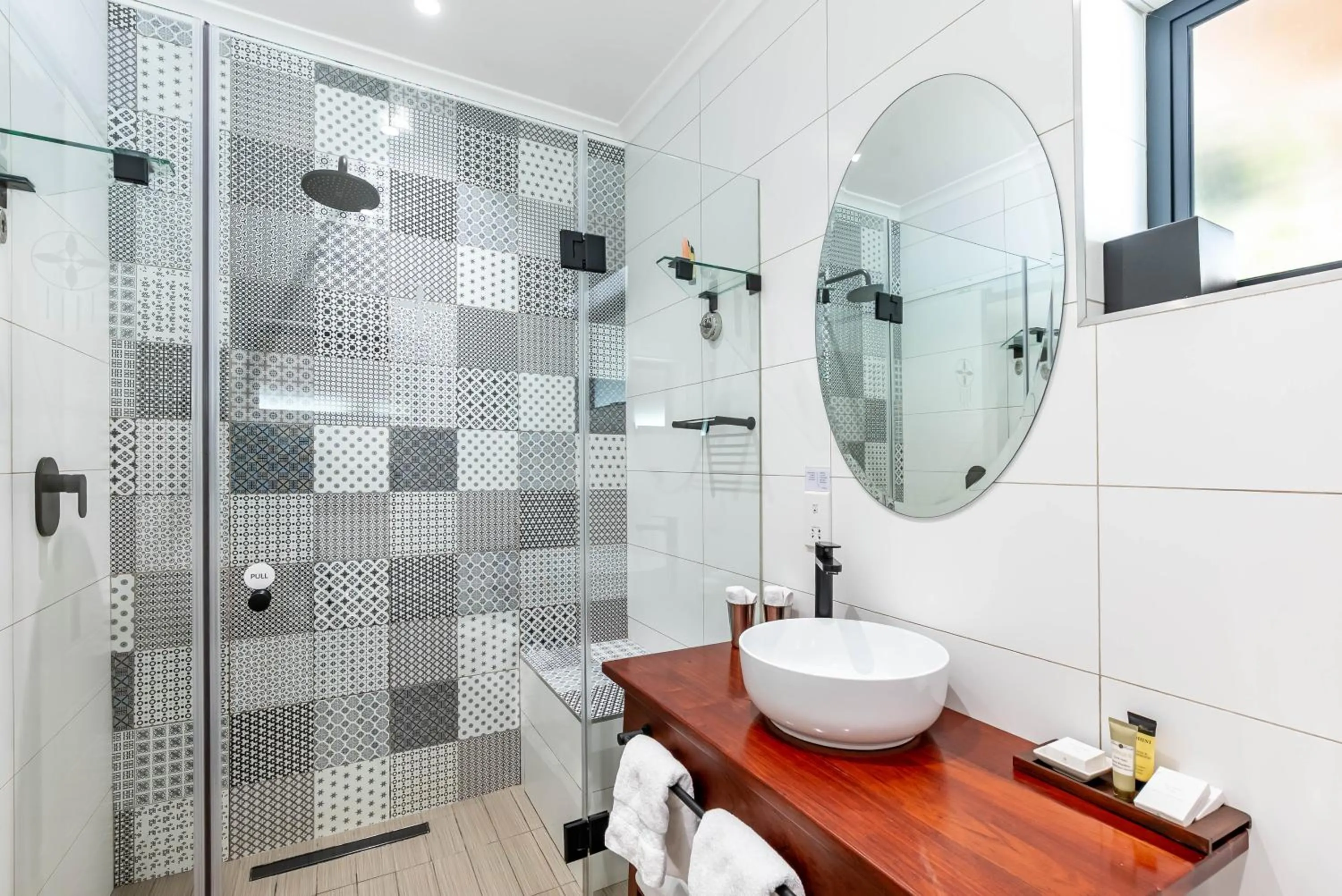 Shower in Pamarah Lodge