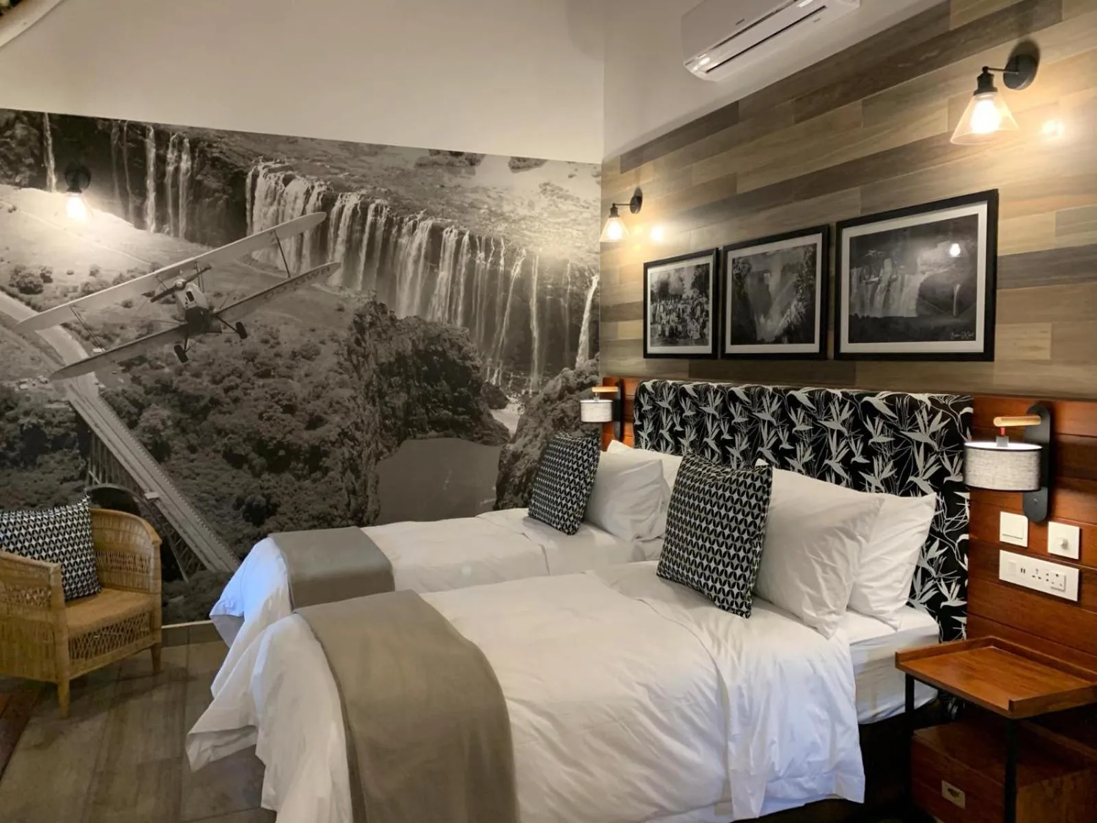 Bed in Pamarah Lodge