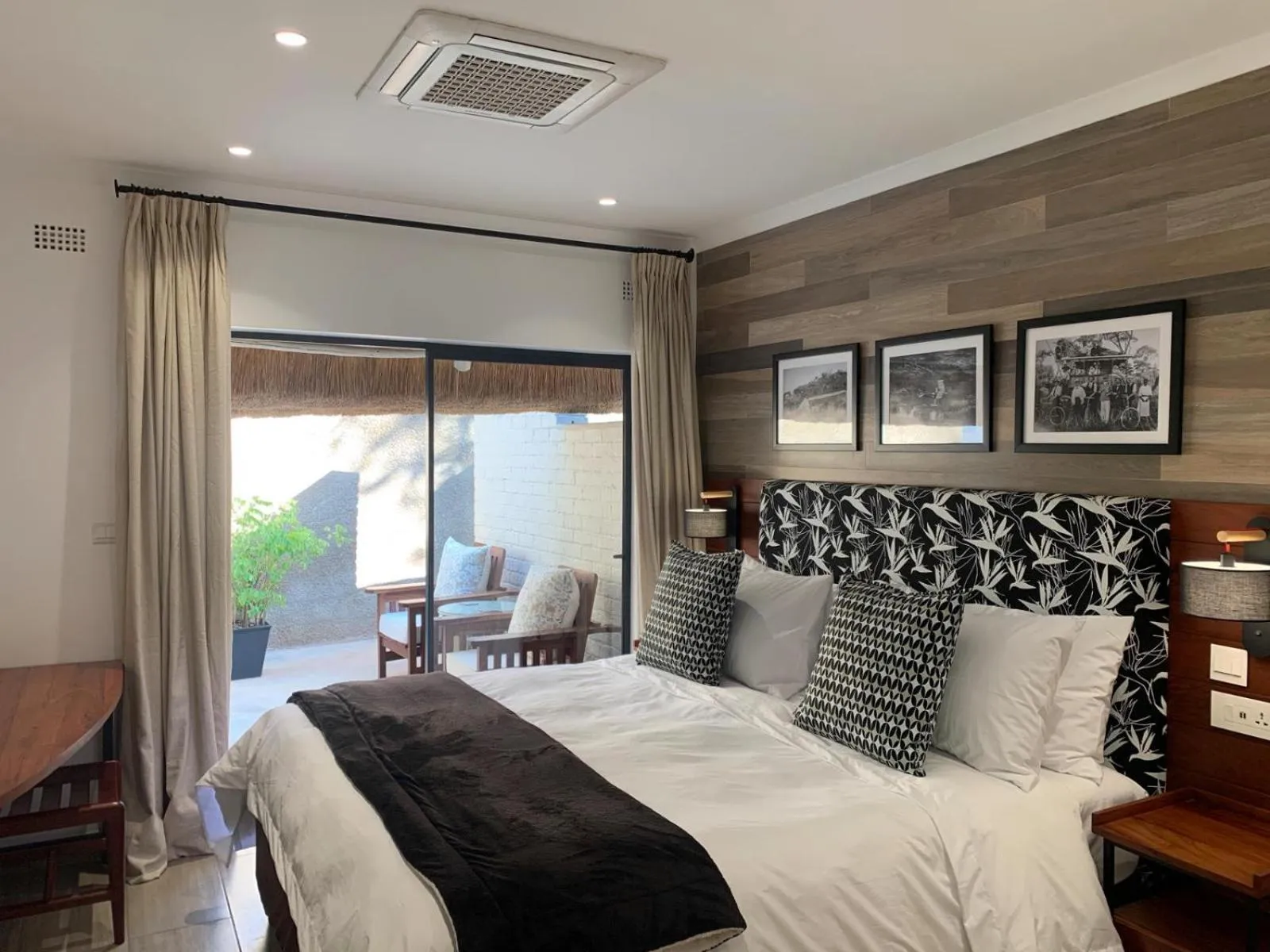 Bed in Pamarah Lodge