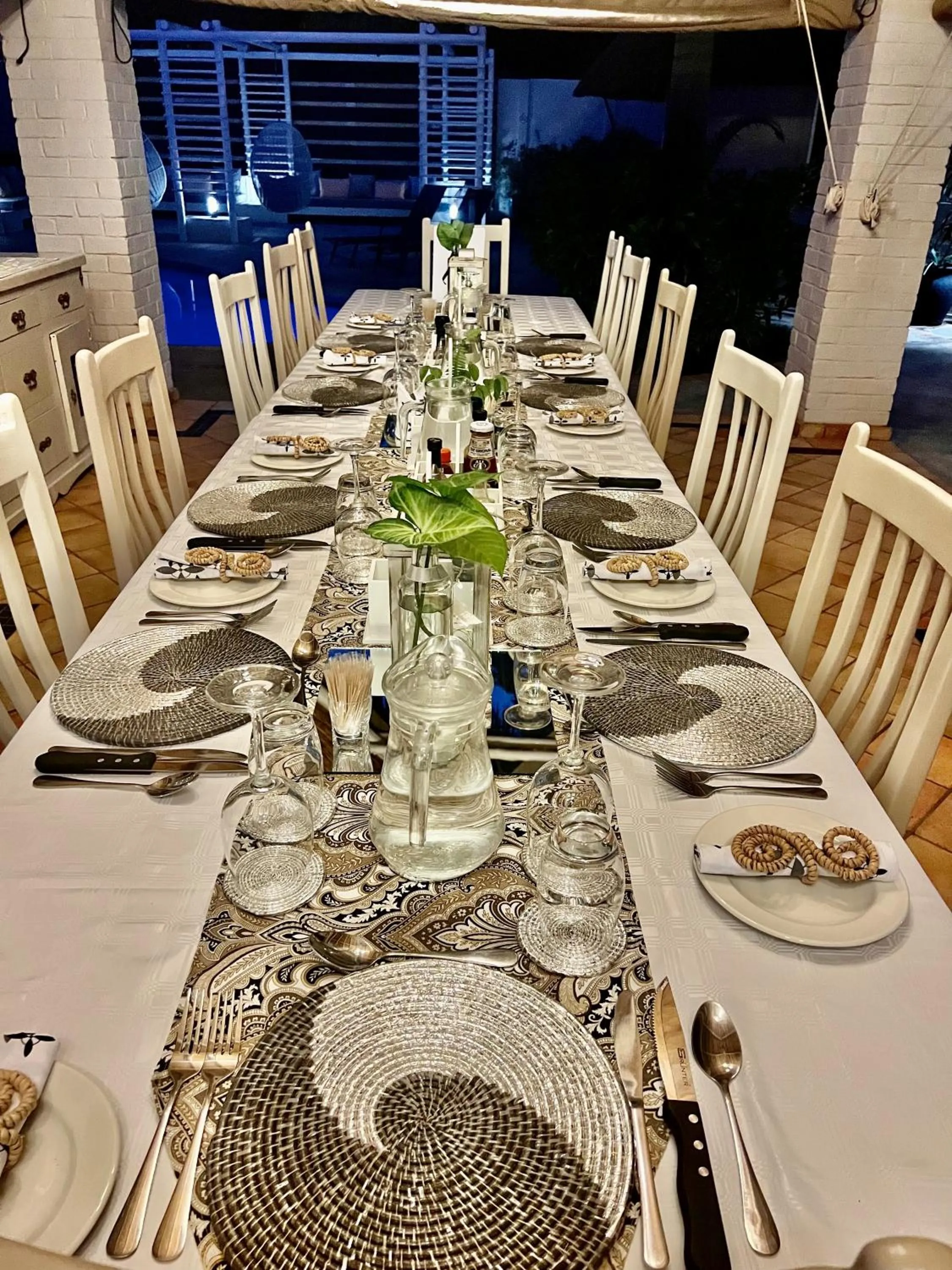 Restaurant/places to eat in Pamarah Lodge