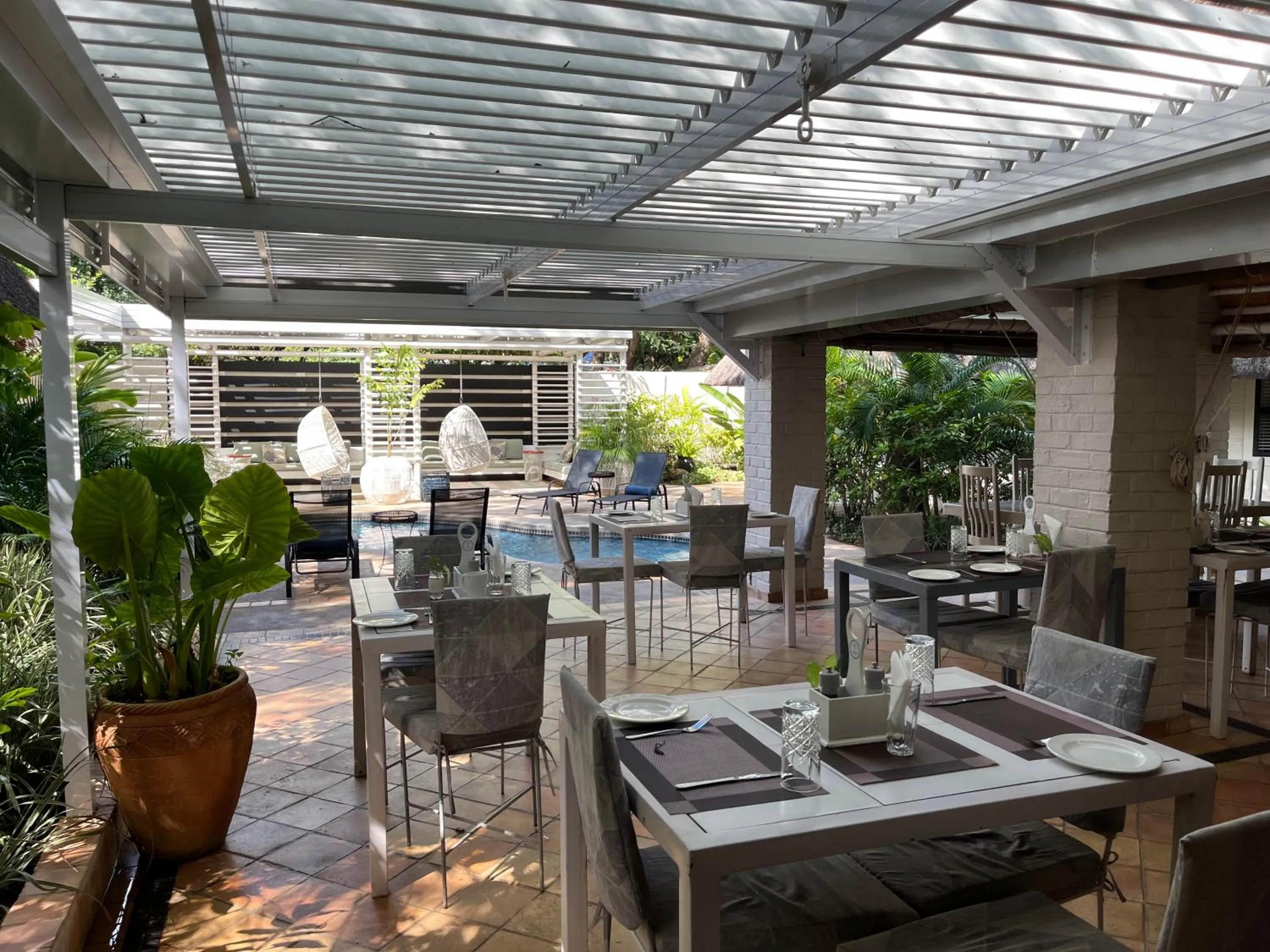 Restaurant/places to eat in Pamarah Lodge