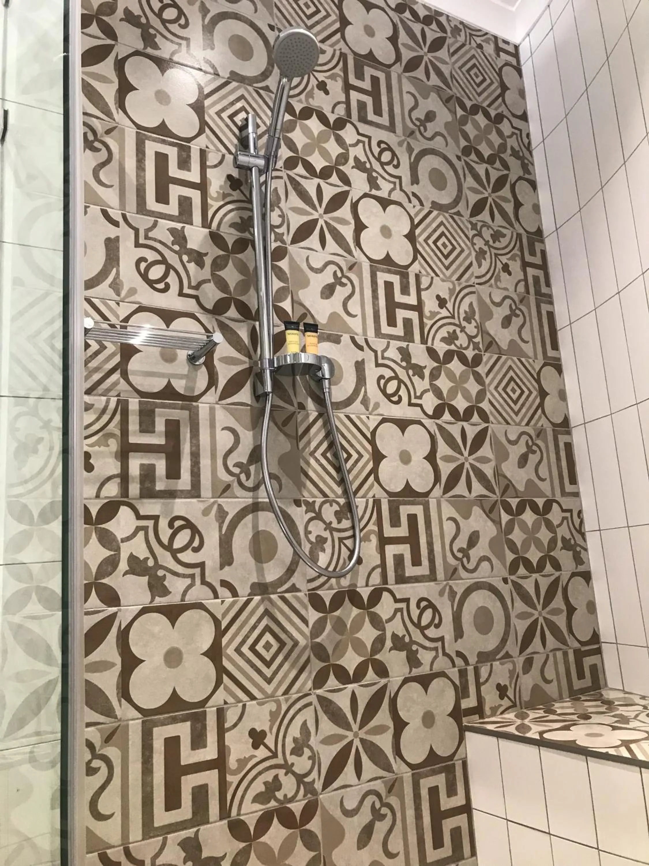 Shower in Pamarah Lodge