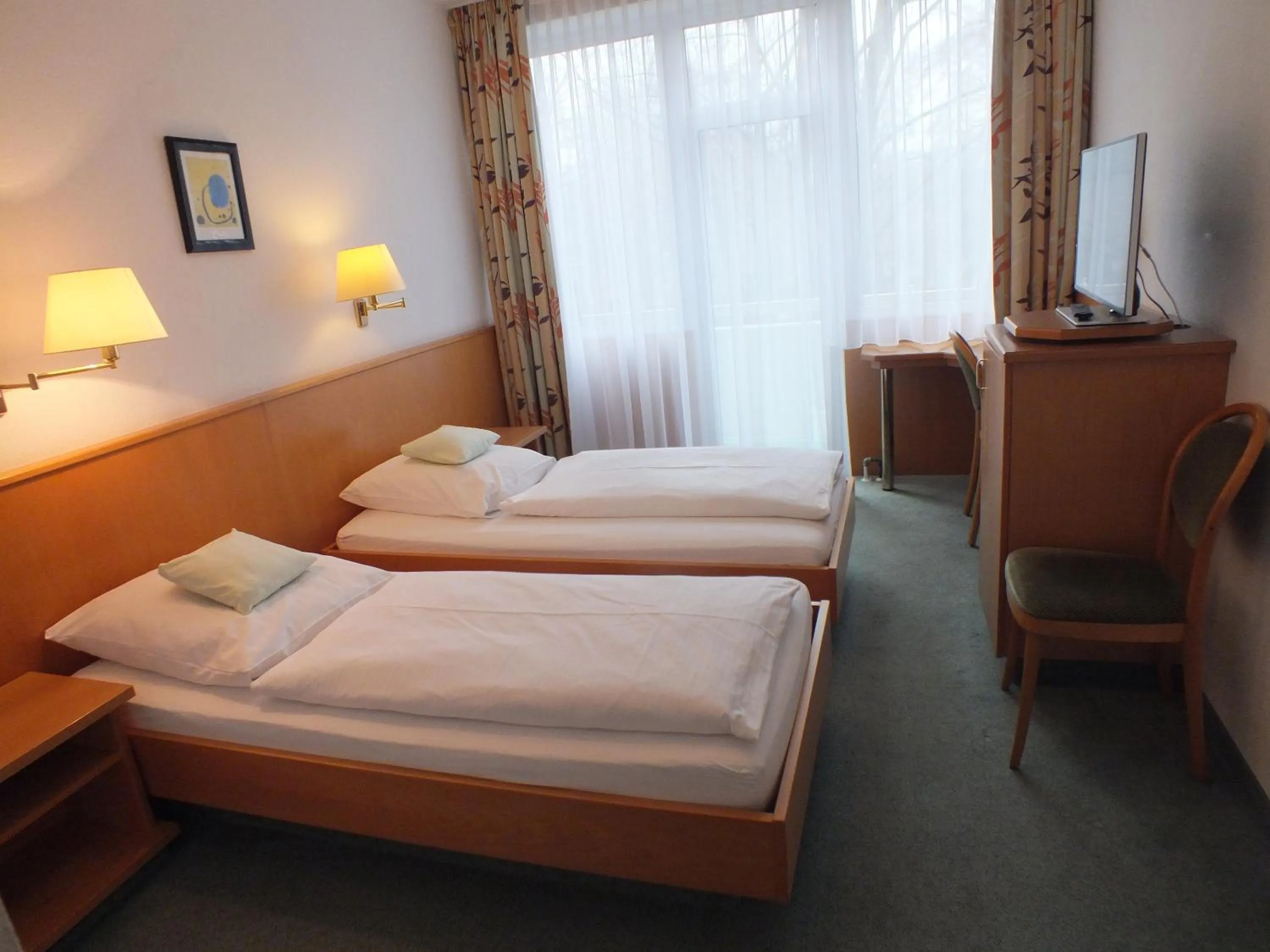 Photo of the whole room, Bed in Hotel Stadt Pasing