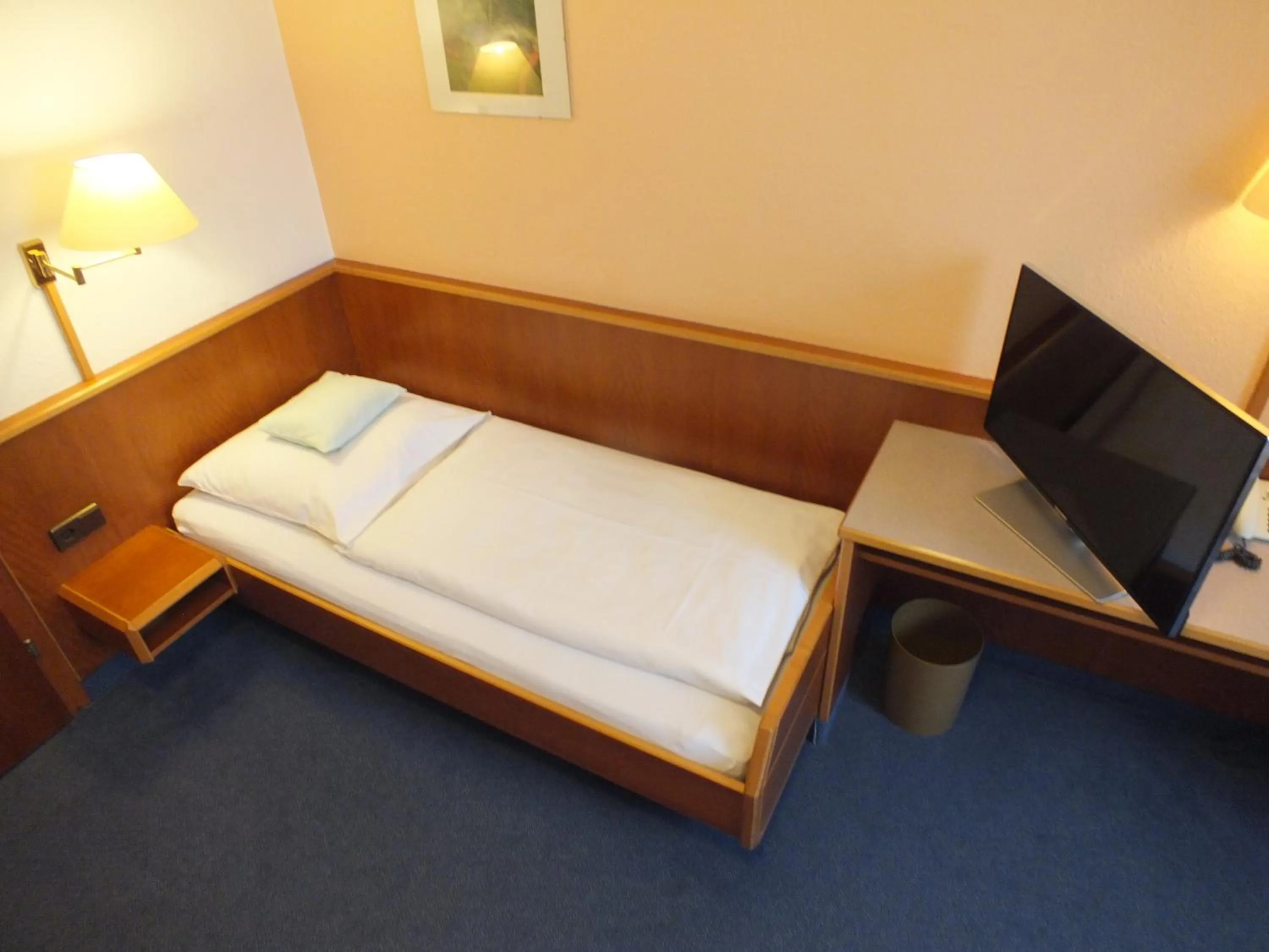 Photo of the whole room, Bed in Hotel Stadt Pasing