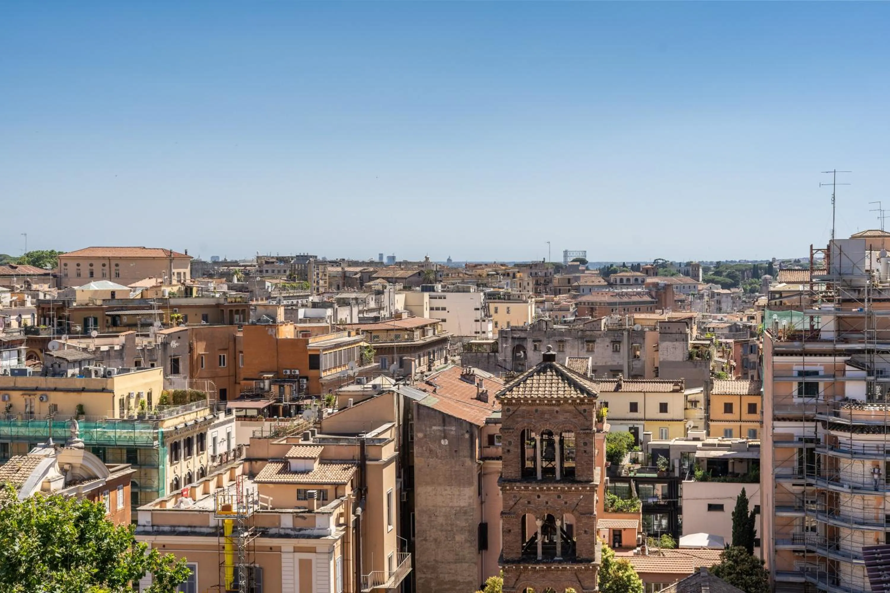 Neighbourhood in Hotel 77 Seventy-Seven - Maison D'Art Collection