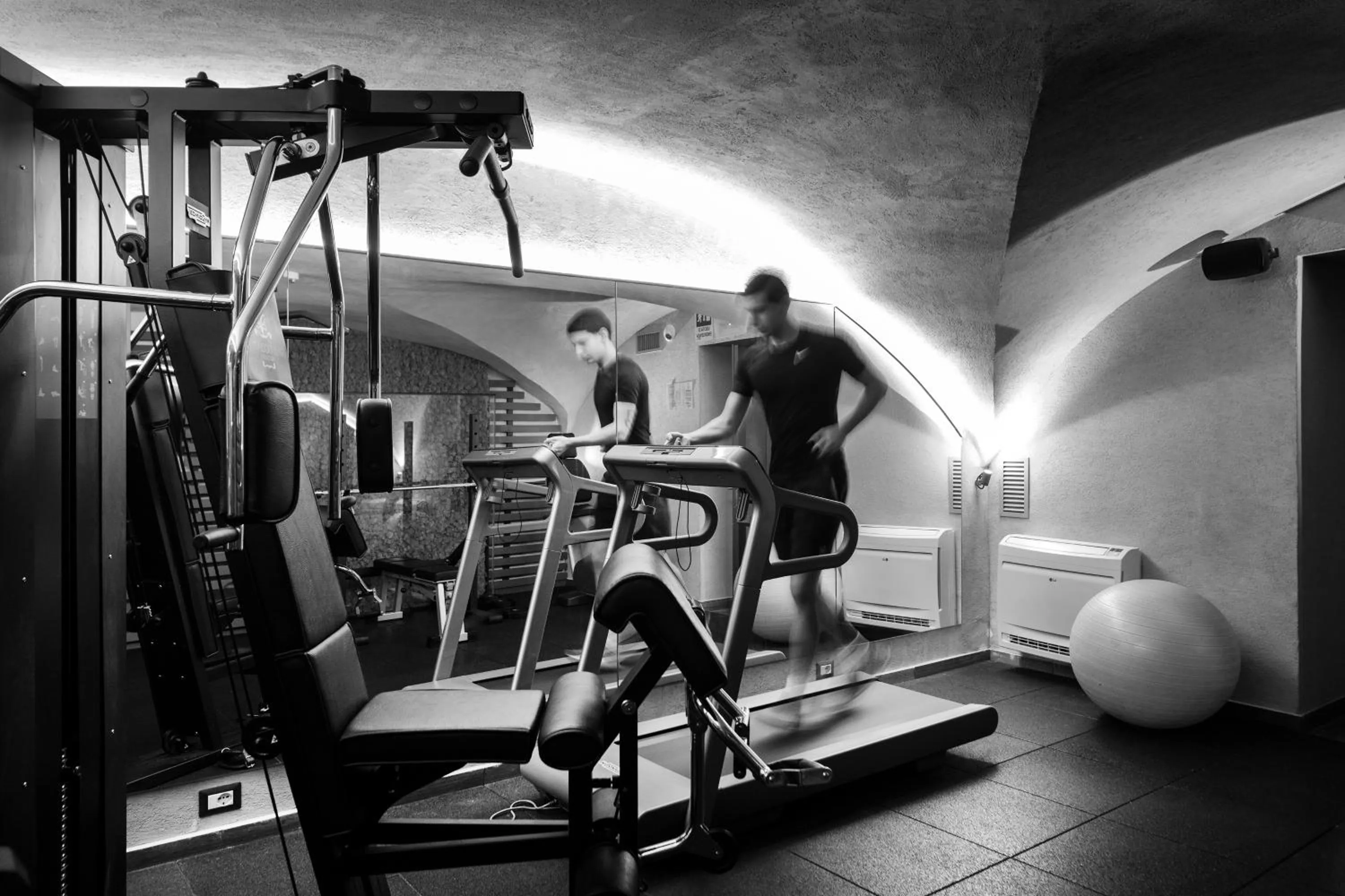 Fitness centre/facilities in Hotel 77 Seventy-Seven - Maison D'Art Collection