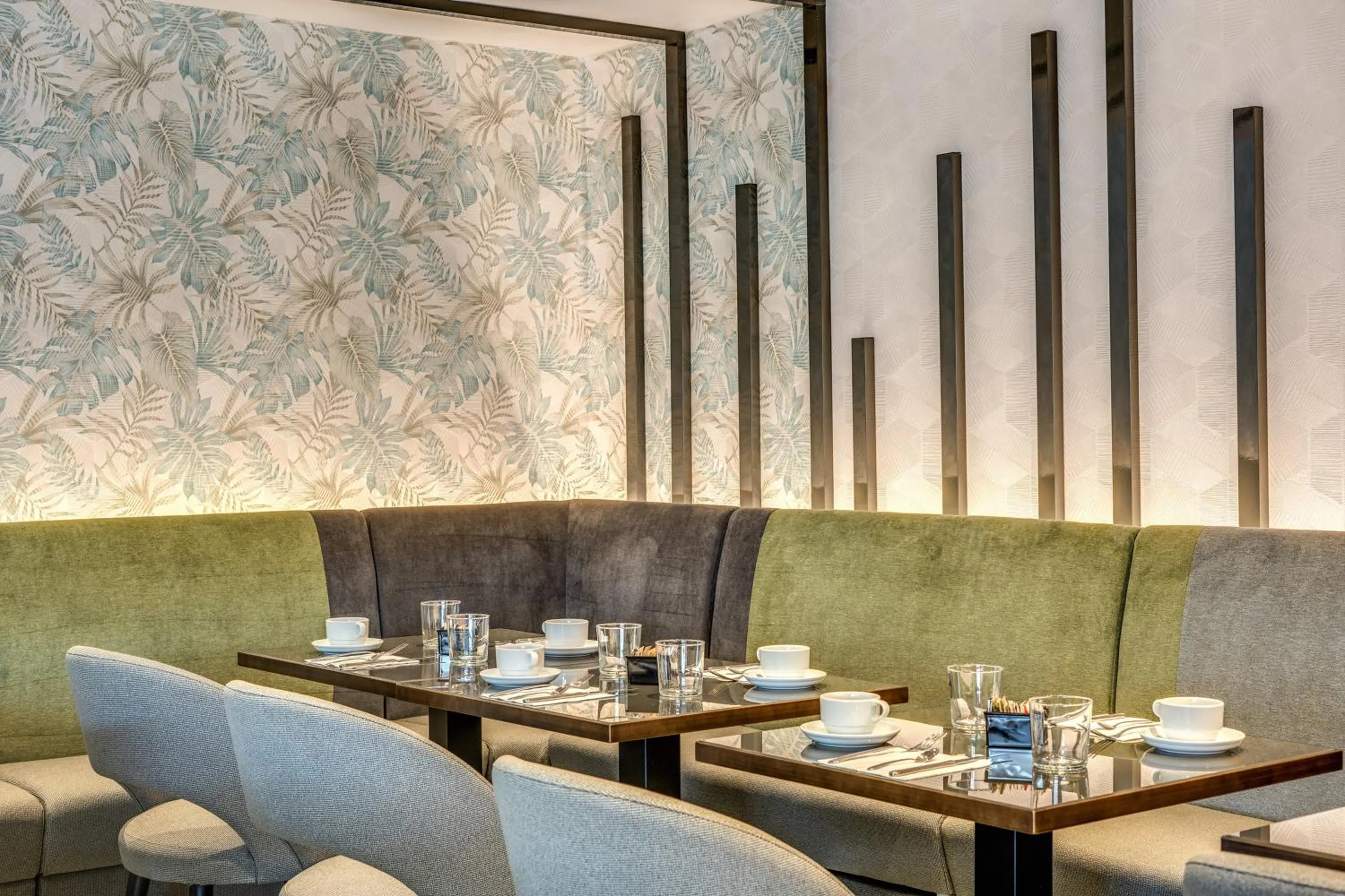 Breakfast in Hotel 77 Seventy-Seven - Maison D'Art Collection