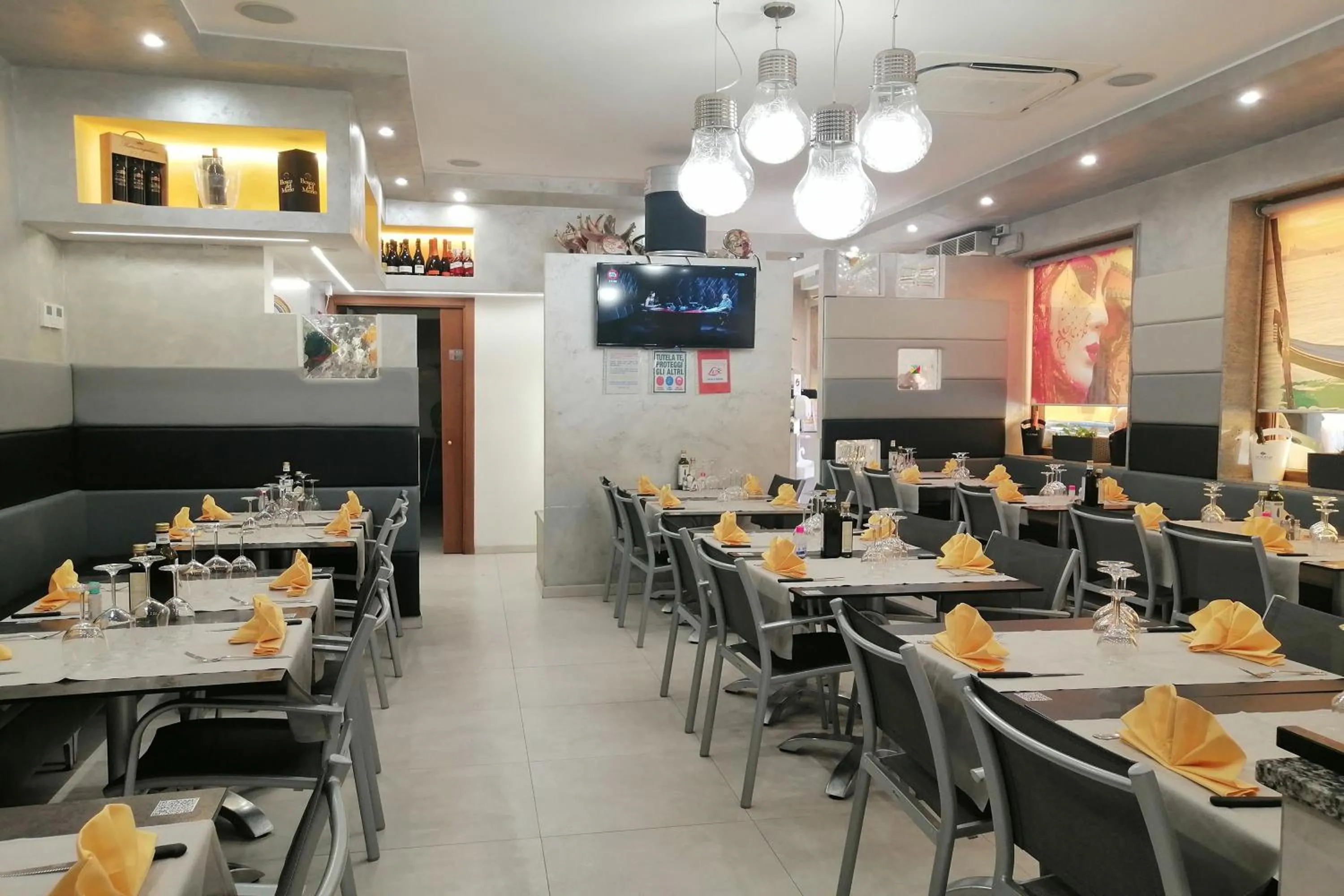 Restaurant/places to eat in GreenColors DEPENDANCE