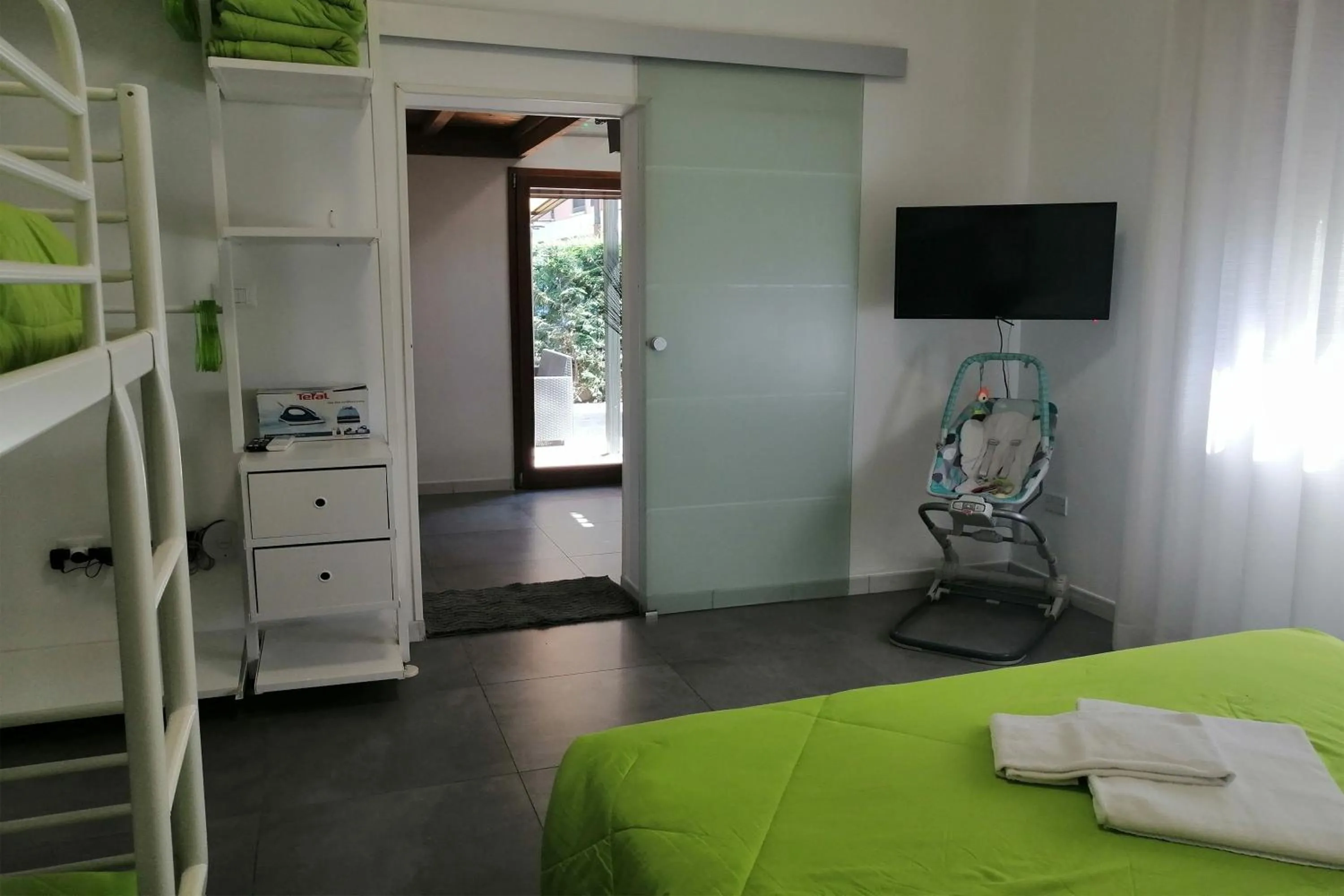 TV and multimedia, Bed in GreenColors DEPENDANCE